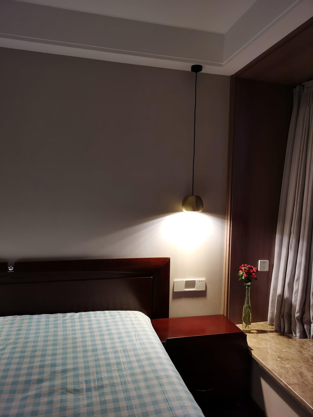 WINTHROP HANGING GLASS ILLUMINATOR