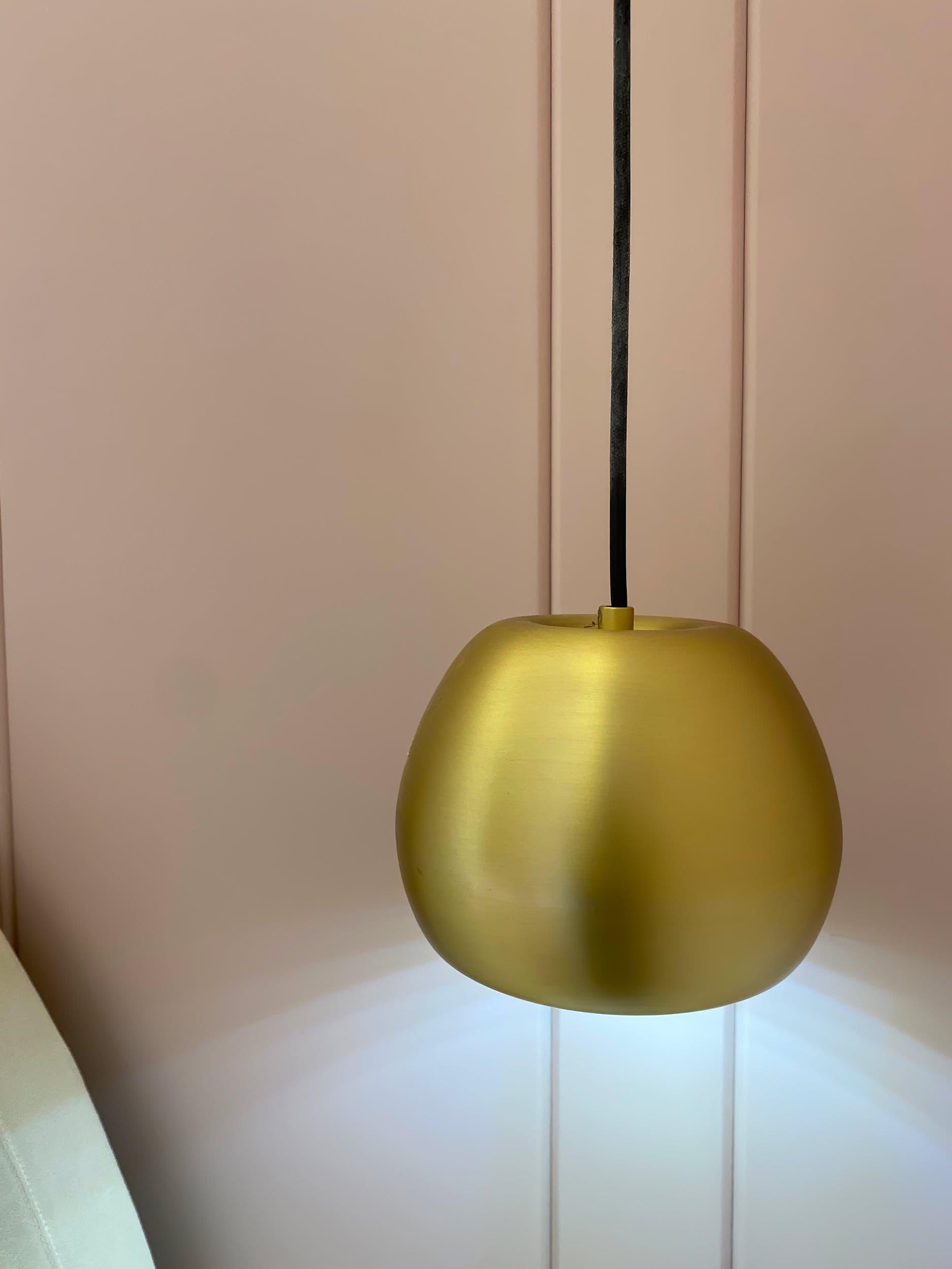 WINTHROP HANGING GLASS ILLUMINATOR