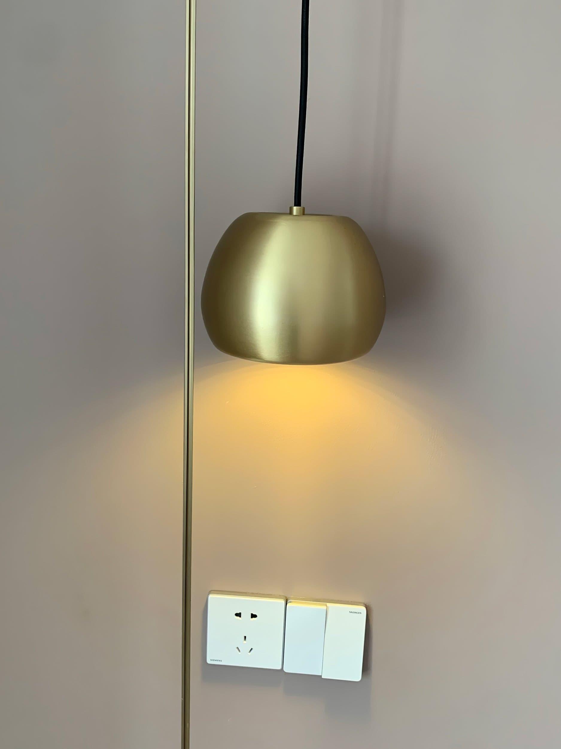 WINTHROP HANGING GLASS ILLUMINATOR