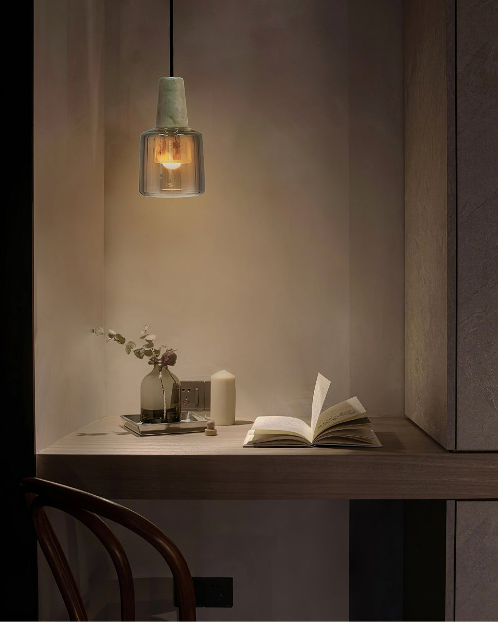 RAVENWOOD HAND-BLOWN GLASS PENDANT LIGHT