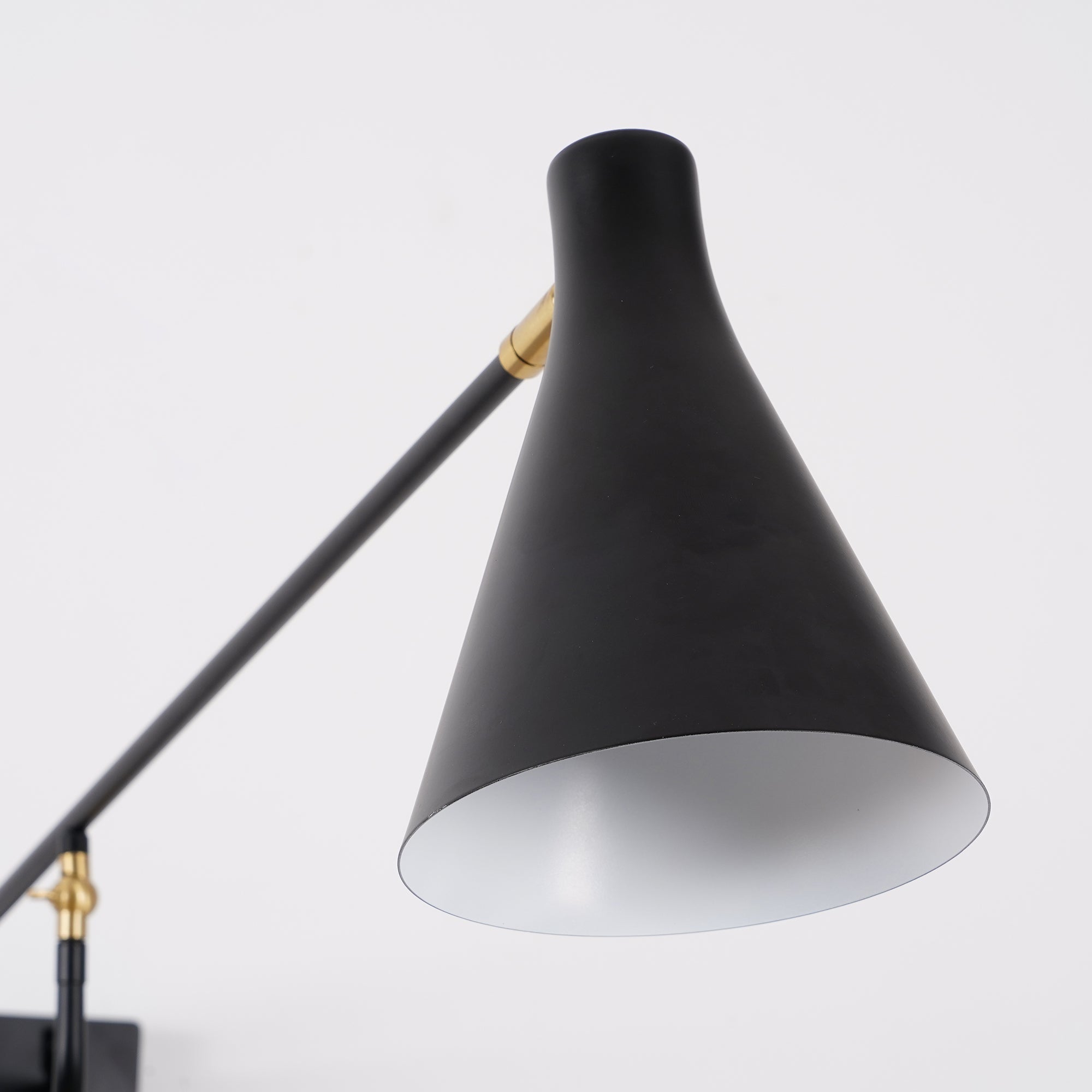 WINDSOR HINGED ARM WALL ILLUMINATOR