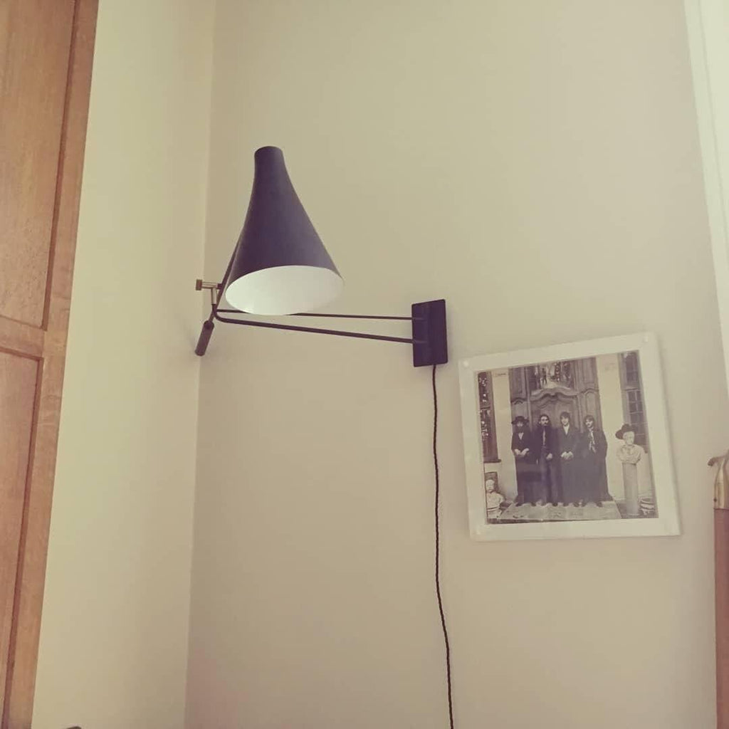 WINDSOR HINGED ARM WALL ILLUMINATOR