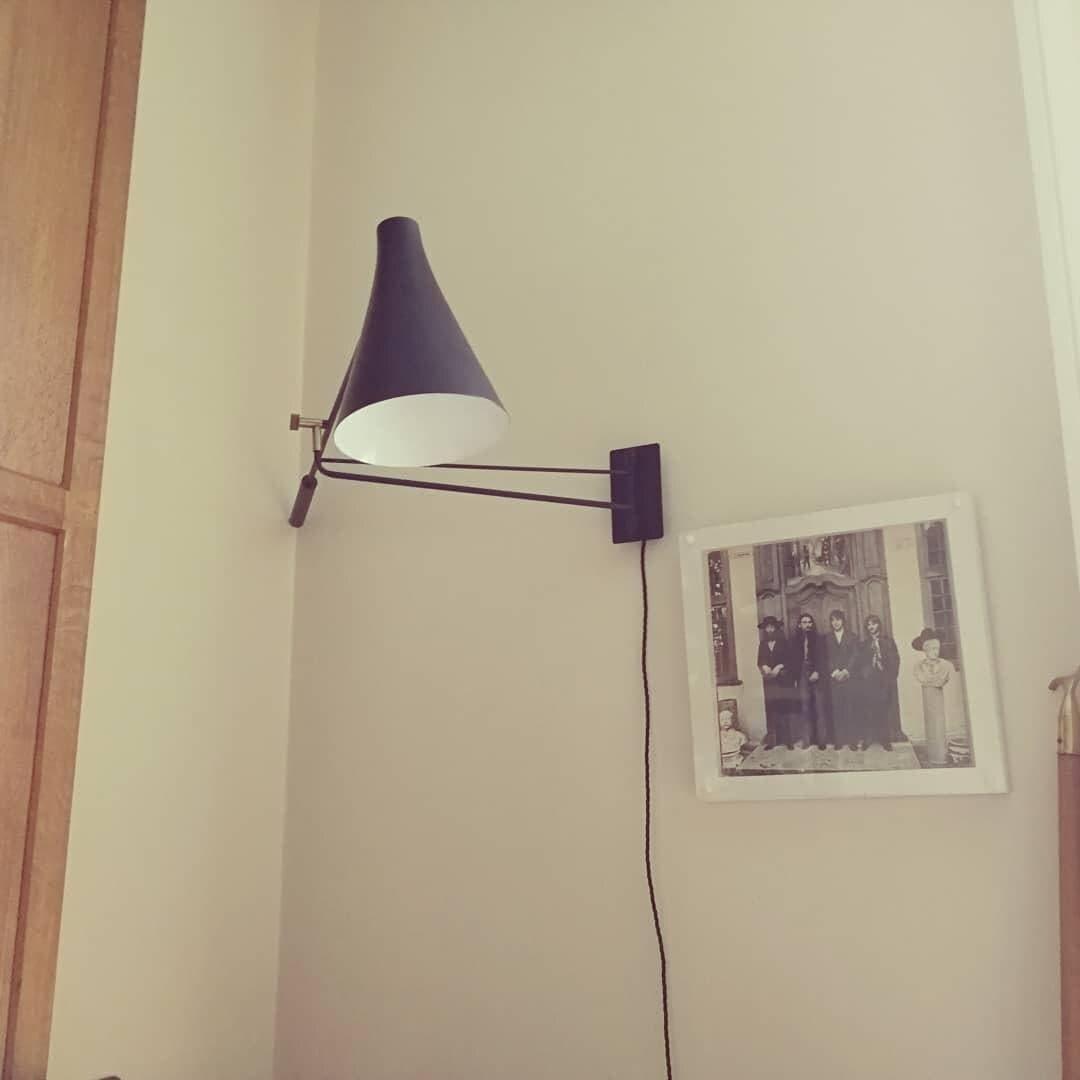 WINDSOR HINGED ARM WALL ILLUMINATOR