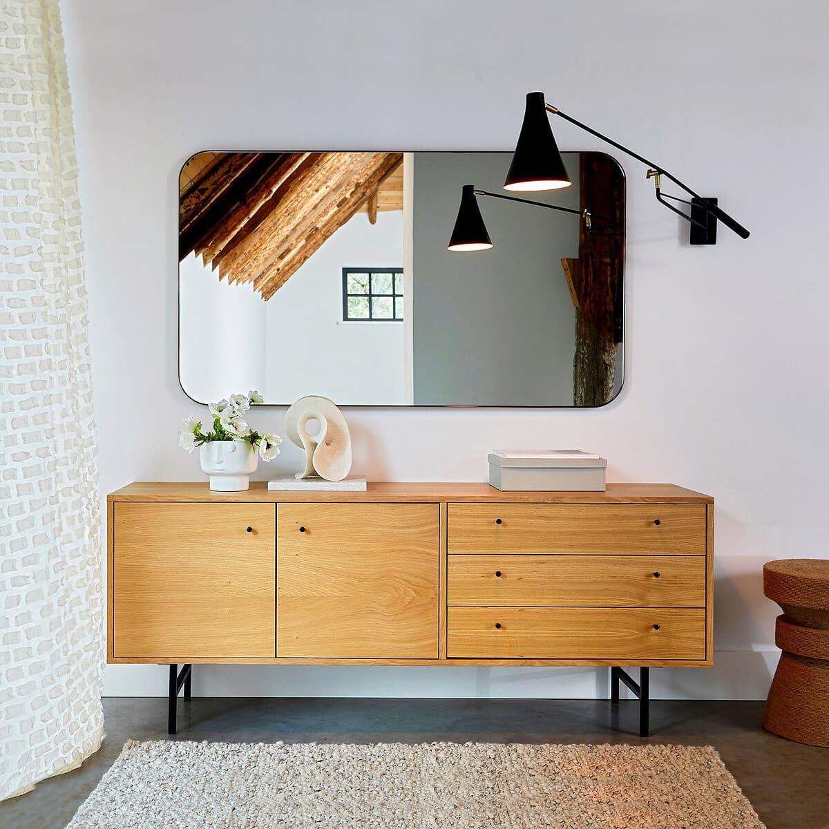 WINDSOR HINGED ARM WALL ILLUMINATOR