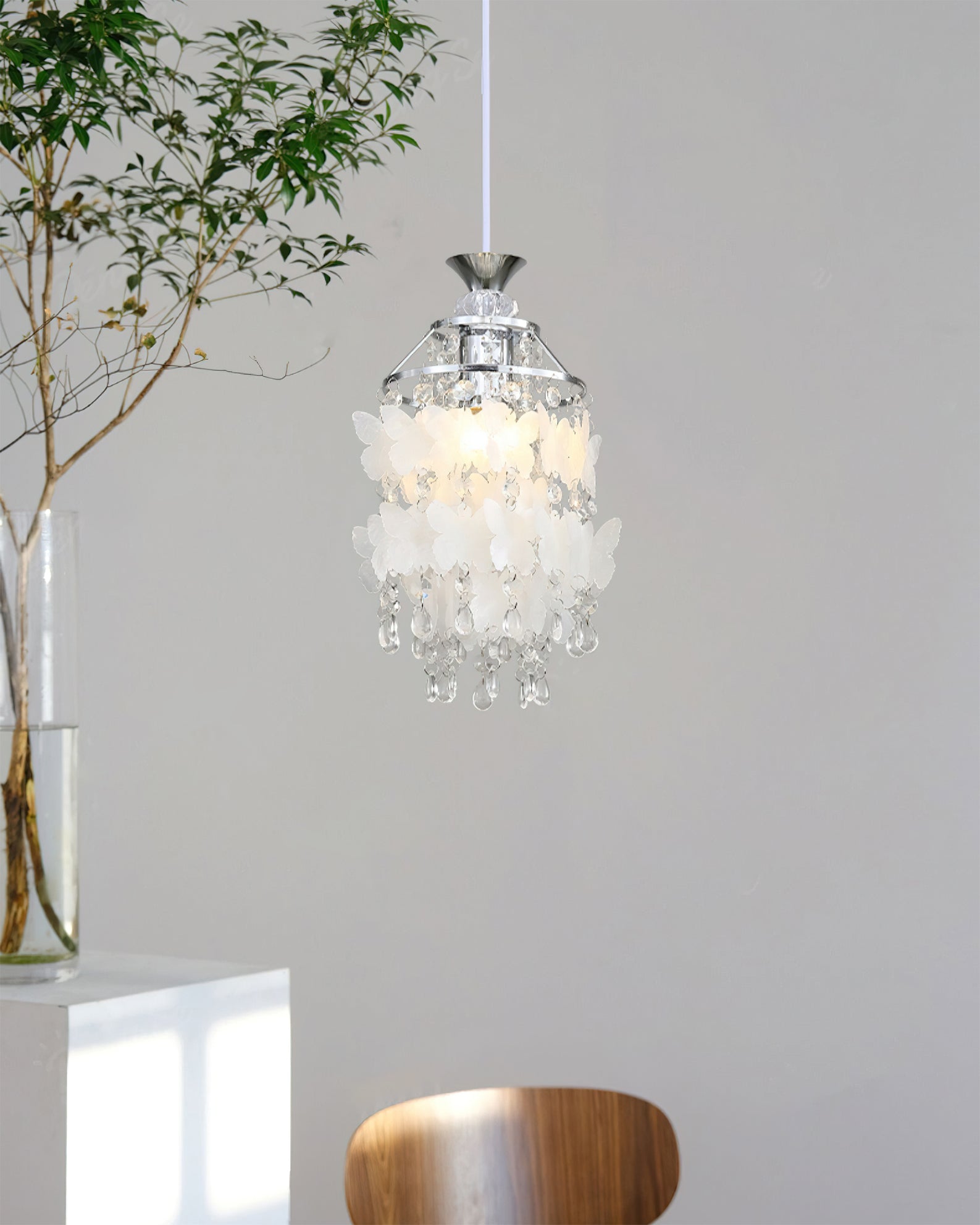 Ravenscroft Crystal Droplet Pendant