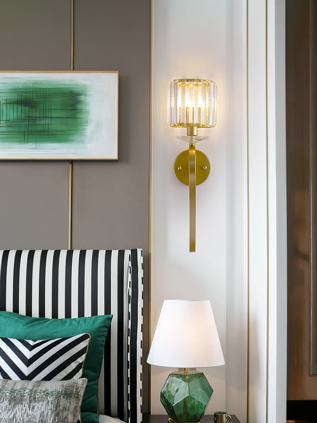 WINDSOR CRYSTAL FROSTED WALL SCONCE
