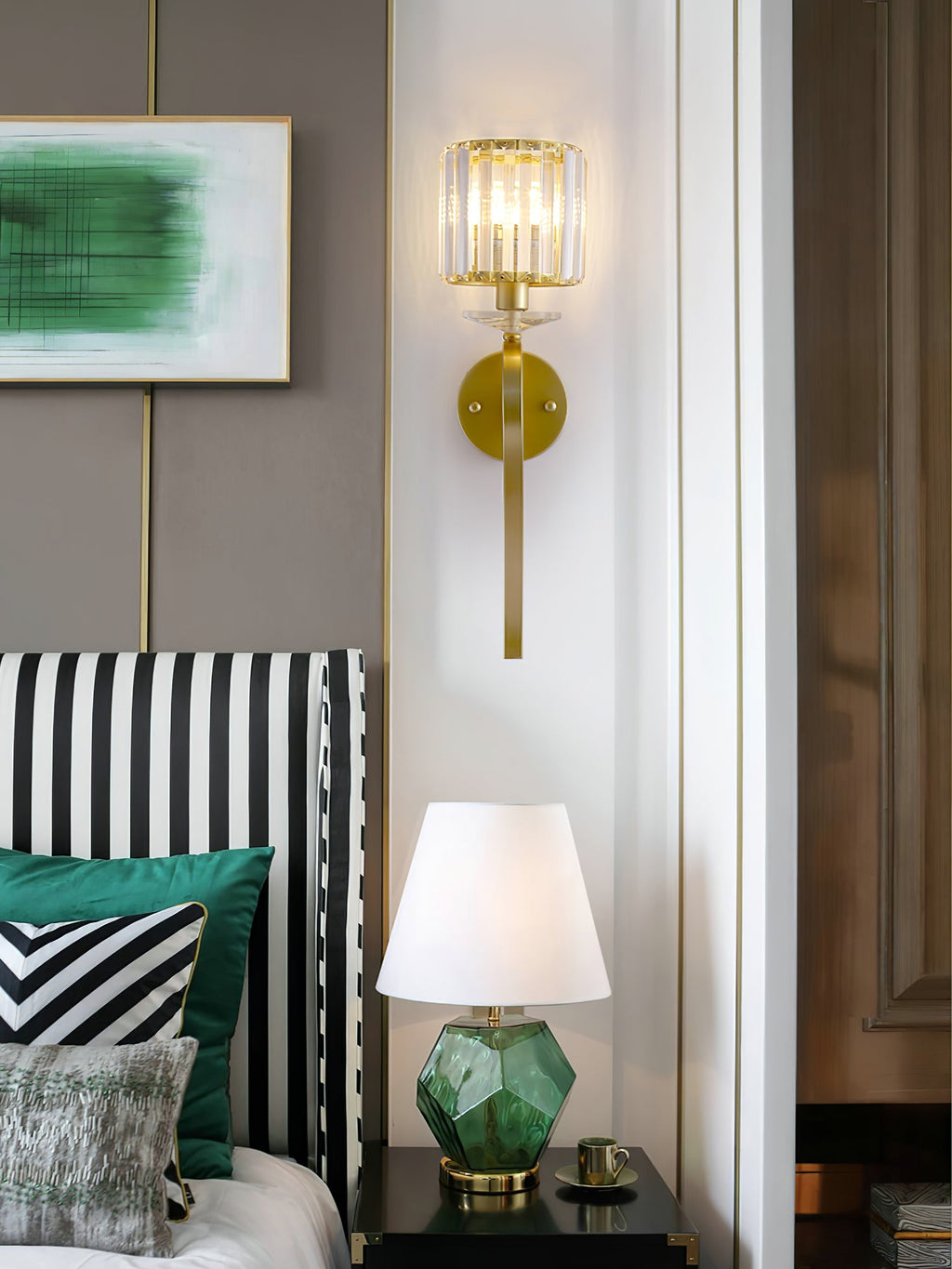 WINDSOR CRYSTAL FROSTED WALL SCONCE