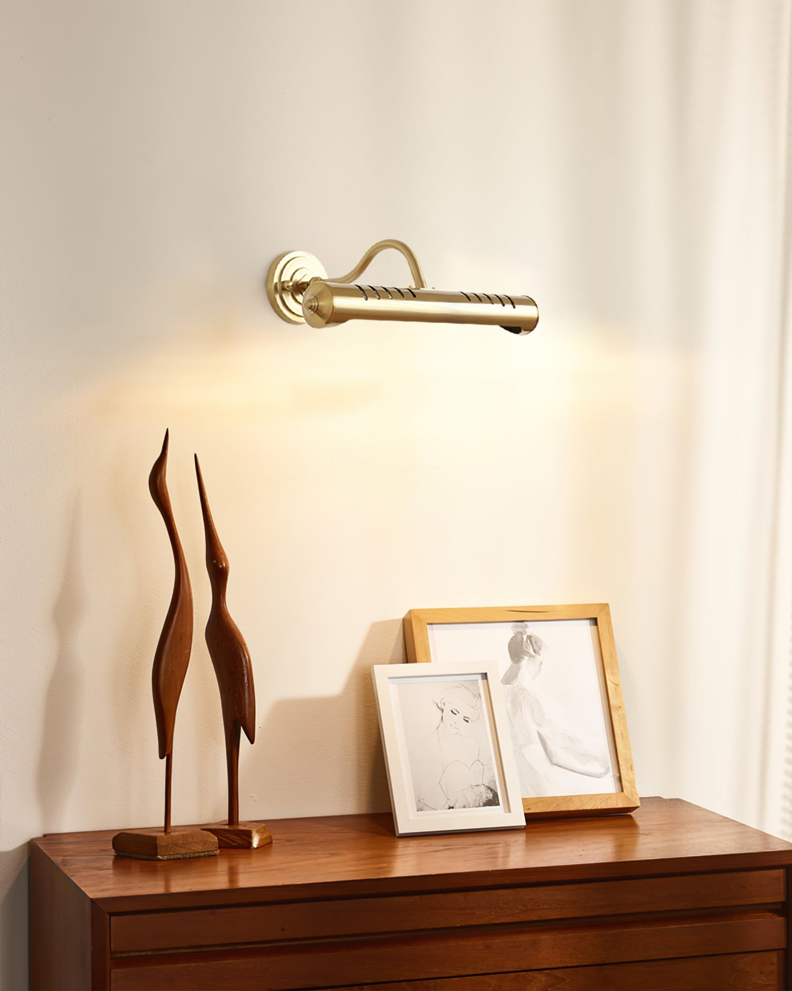 WINTHORPE BRASS AND GLASS WALL SCONCE