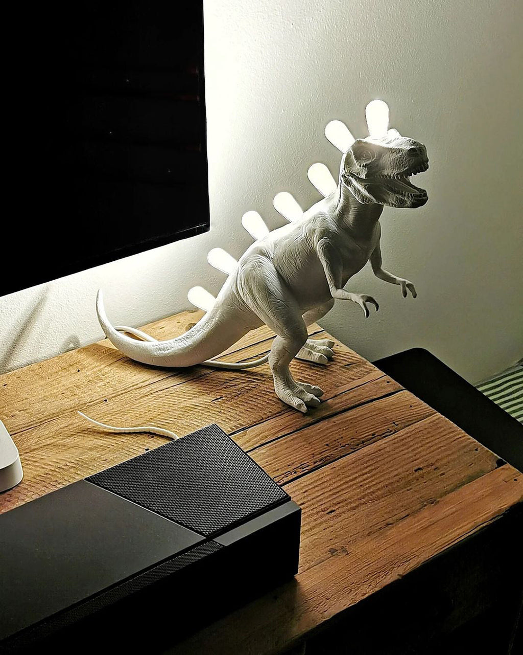 THORNBURY DINOSAURINE ILLUMINATOR