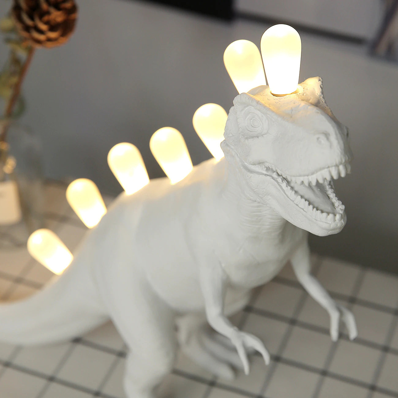 THORNBURY DINOSAURINE ILLUMINATOR