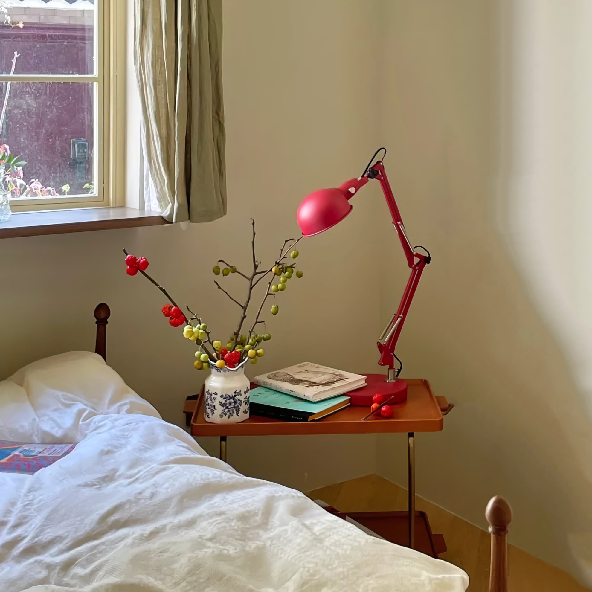 RAVENWOOD CRIMSON ILLUMINATION LAMP