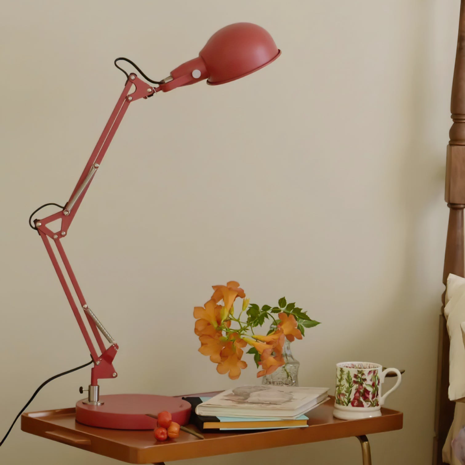 RAVENWOOD CRIMSON ILLUMINATION LAMP