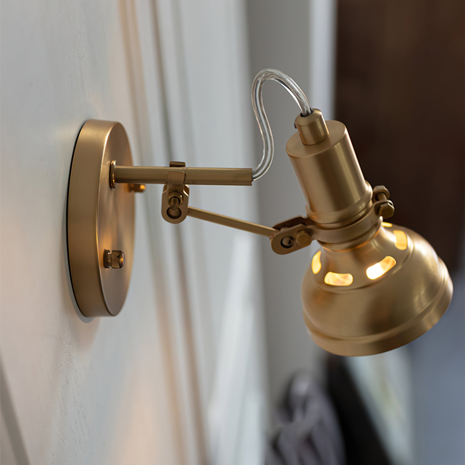 RAVENSCROFT LUMINAIRE WALL SCONCE