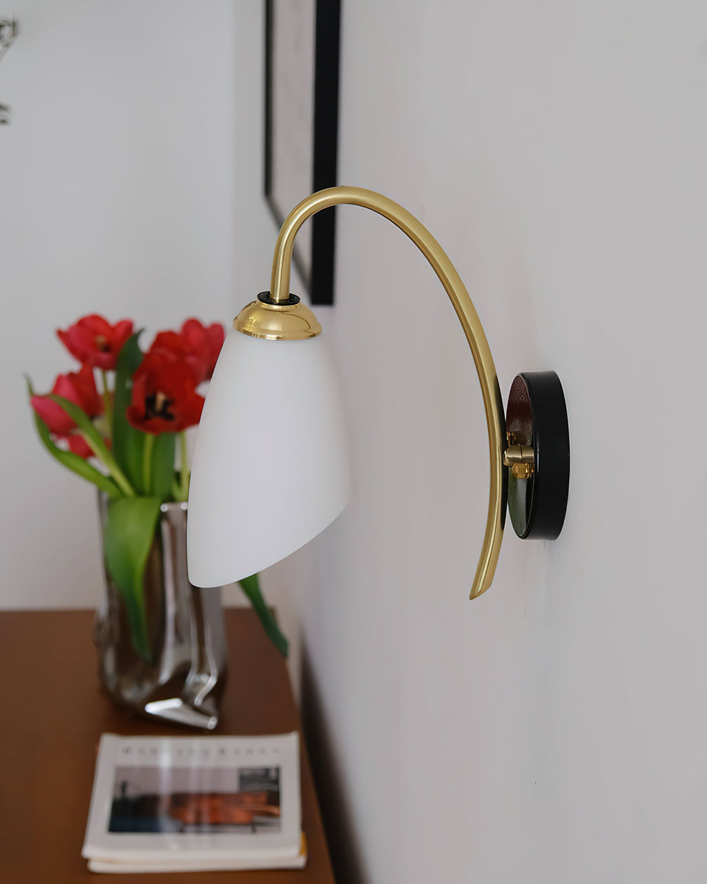RAVENSHIRE GLOWING WALL SCONCE