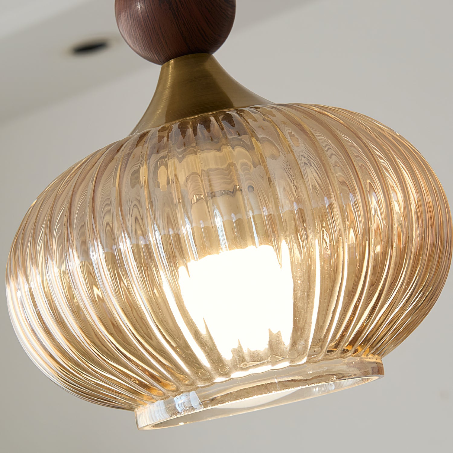 FENWICK HANGING GLASS ILLUMINATOR