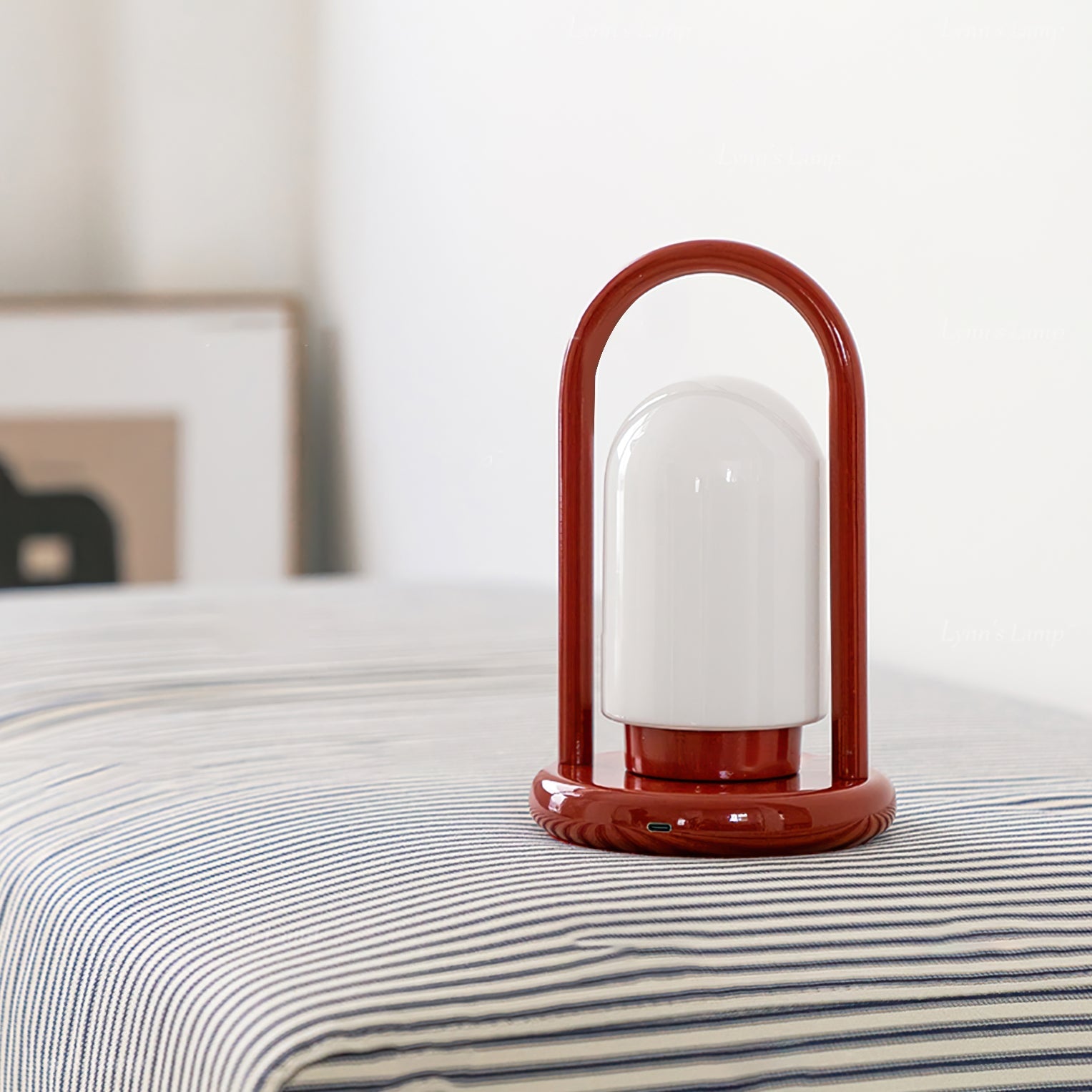 RAVENSHIRE TRAVELING ILLUMINATION LANTERN