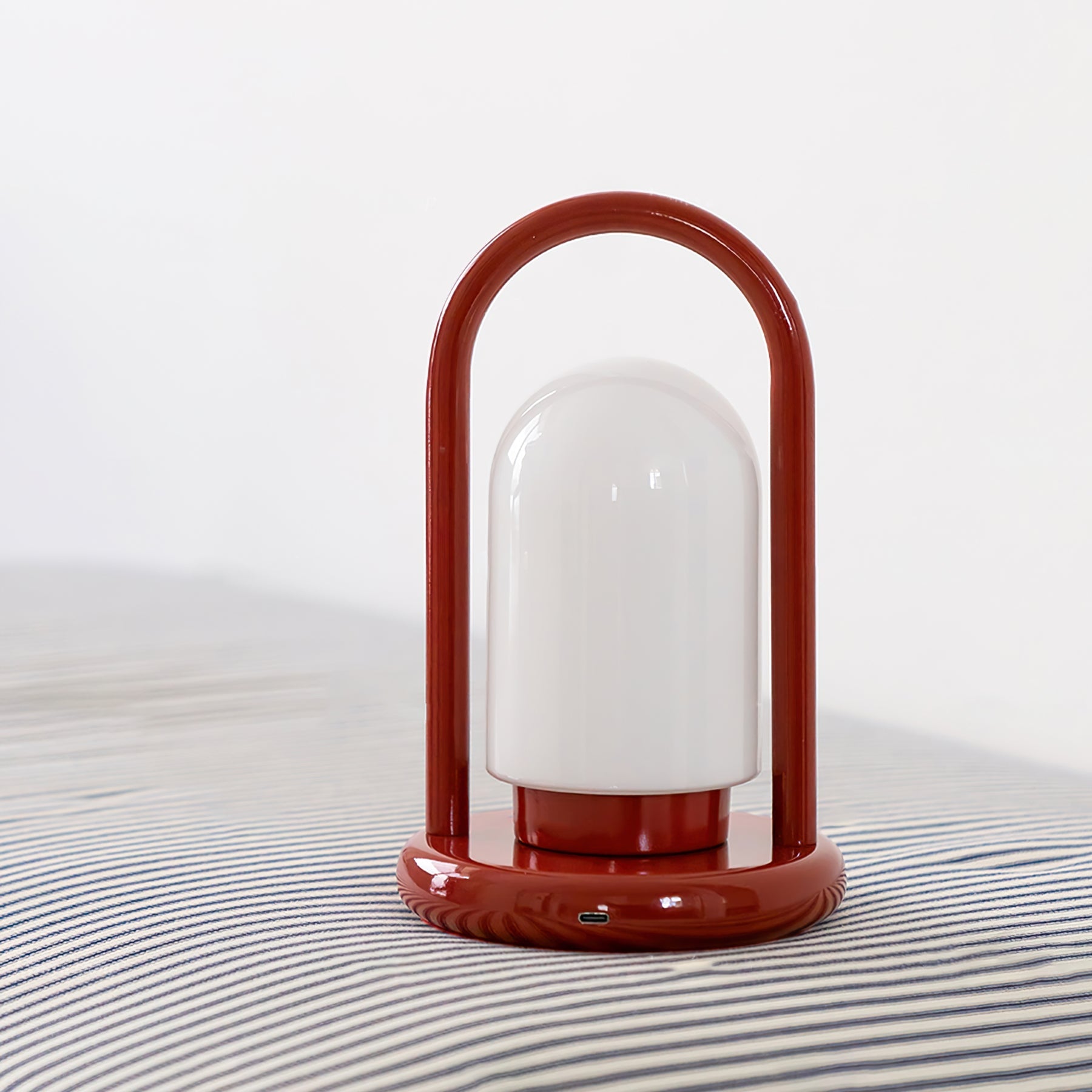 RAVENSHIRE TRAVELING ILLUMINATION LANTERN