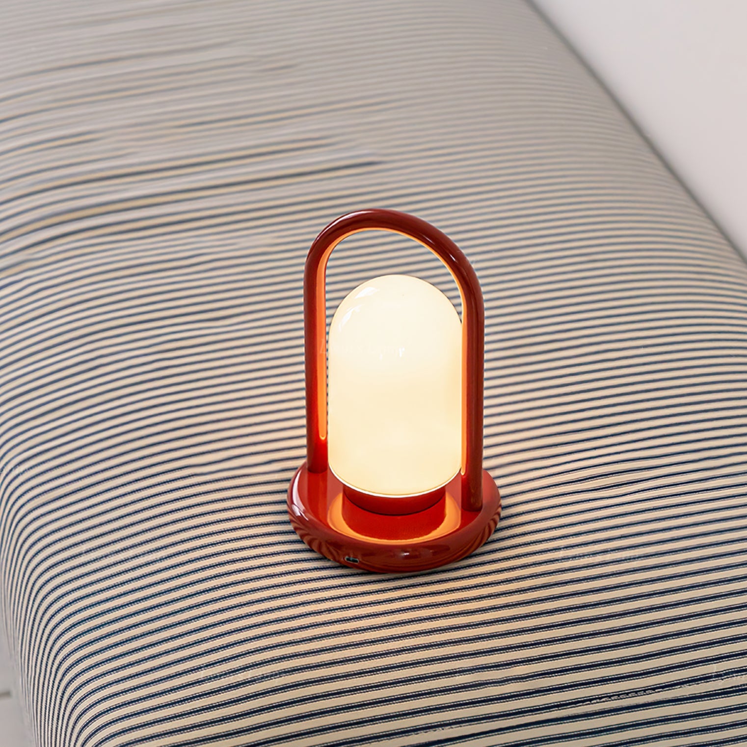 RAVENSHIRE TRAVELING ILLUMINATION LANTERN