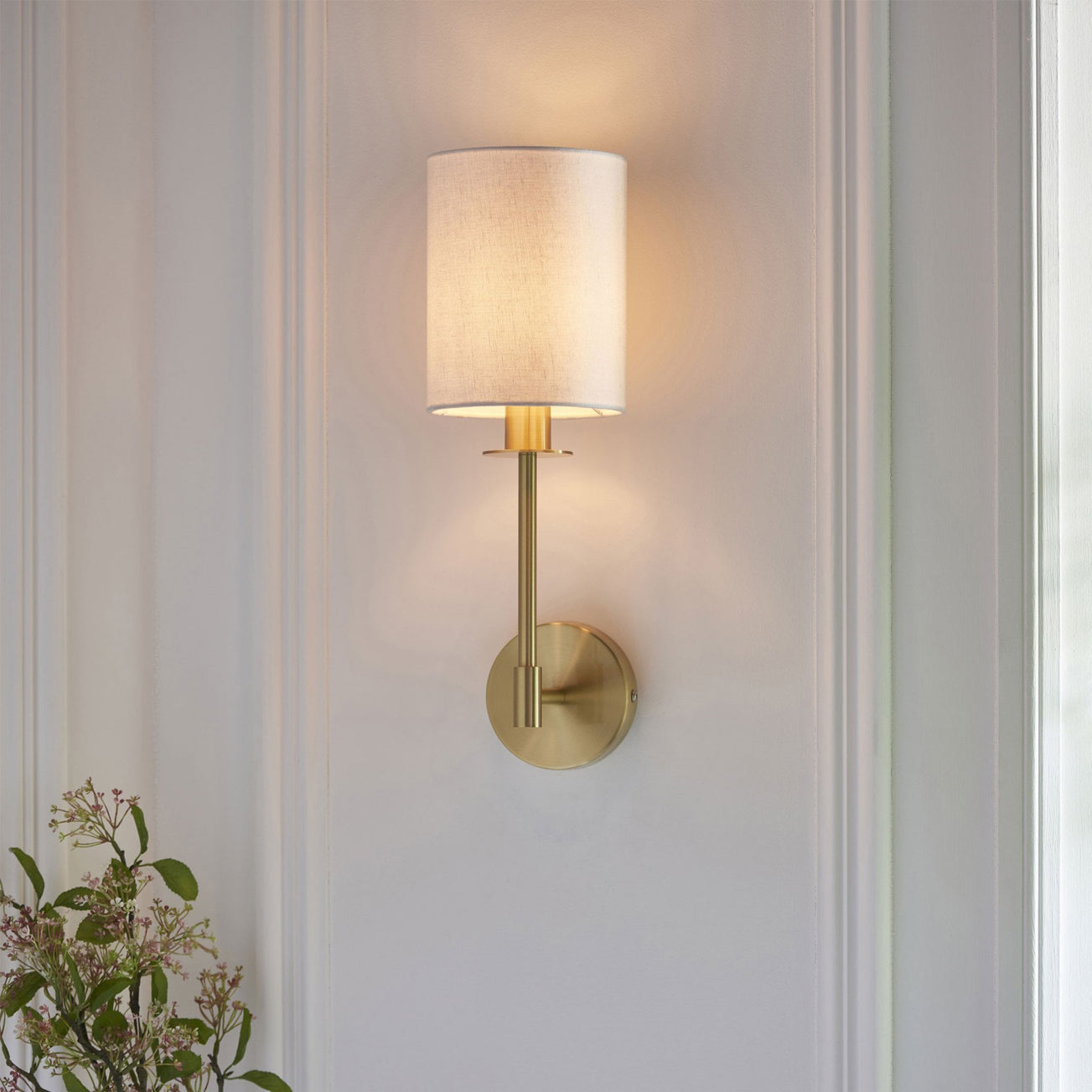 RAVENHURST VINTAGE BRASS WALL SCONCE