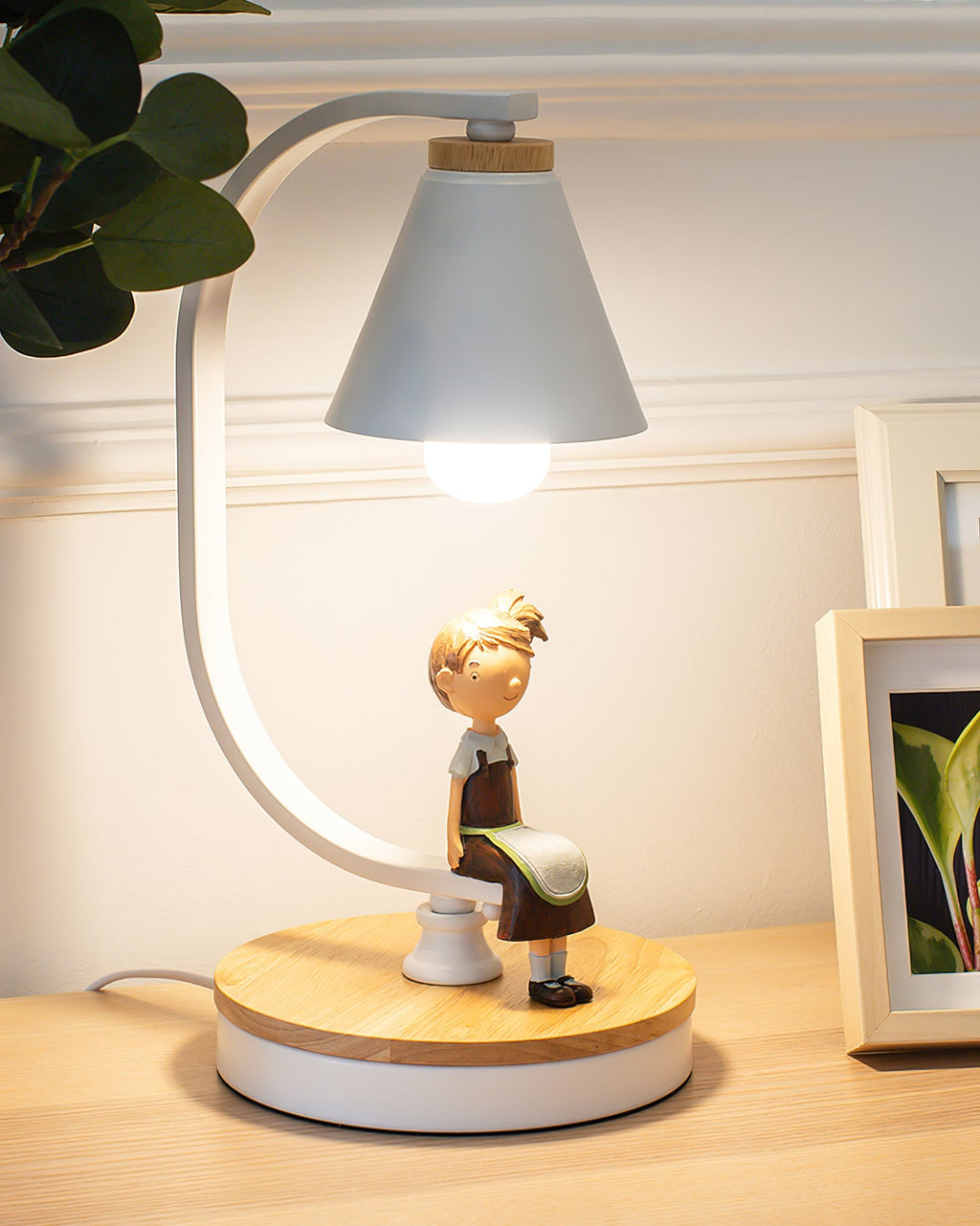 BRAMBLEWICK ILLUMINATING ORB LAMP