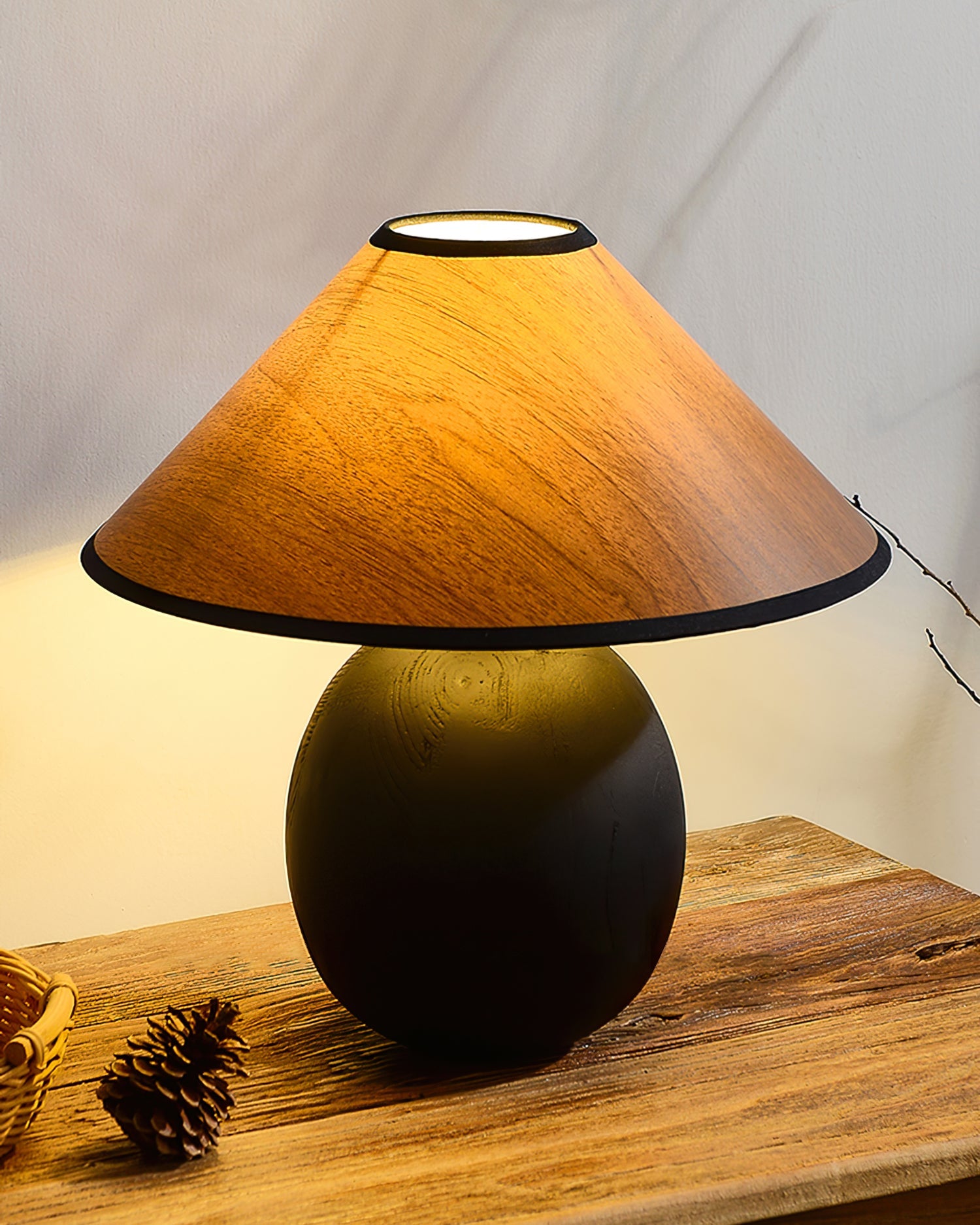 RAVENHALL WHIMSICAL GLOW TABLE LAMP