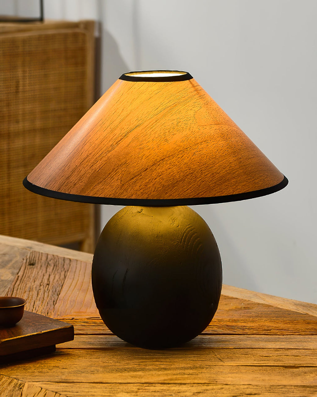RAVENHALL WHIMSICAL GLOW TABLE LAMP