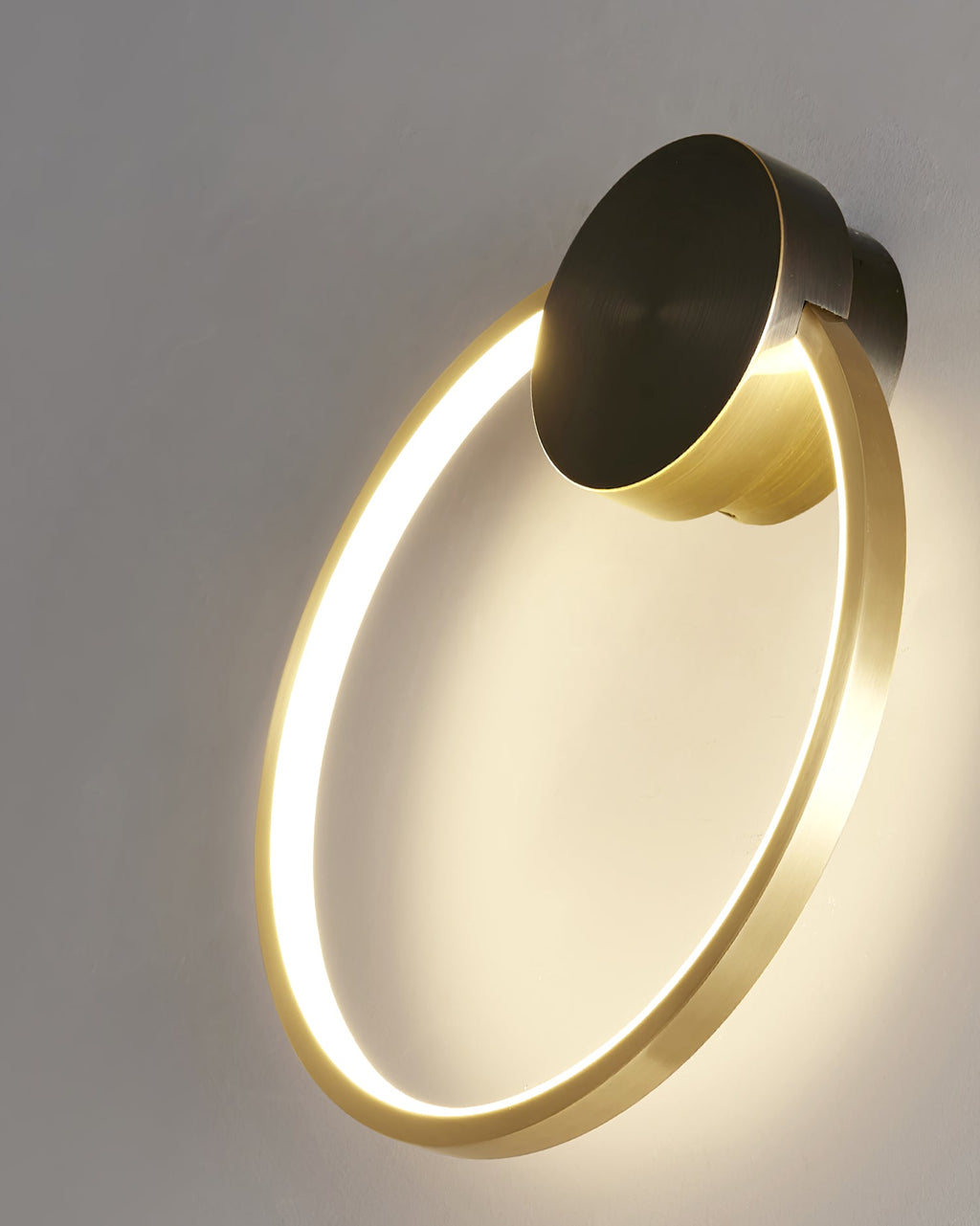 RAVENHURST VINTAGE BRASS WALL SCONCE