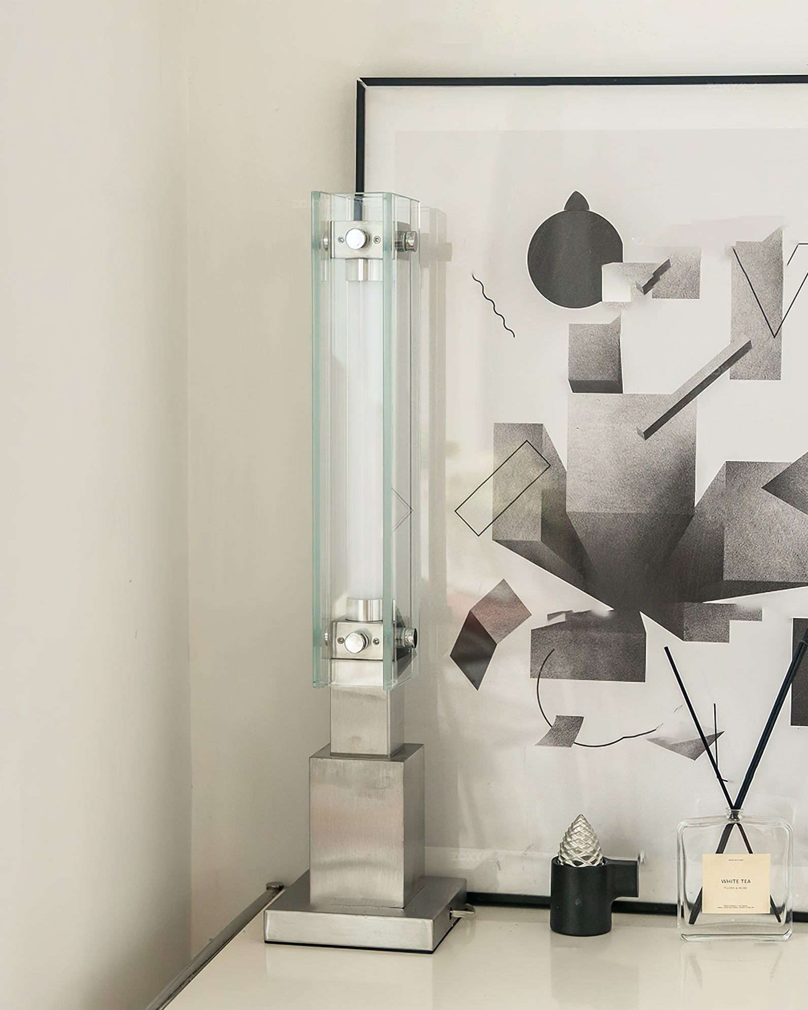 WINDSOR HARMONY ILLUMINATING COLUMN LAMP