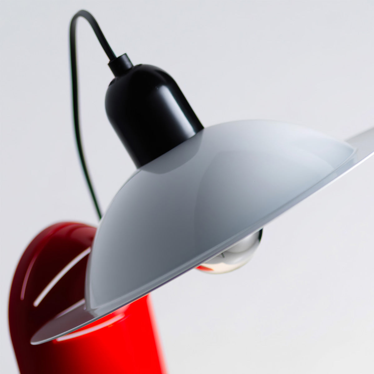 RAVENSHIRE GLOWING ORB TABLE LIGHT