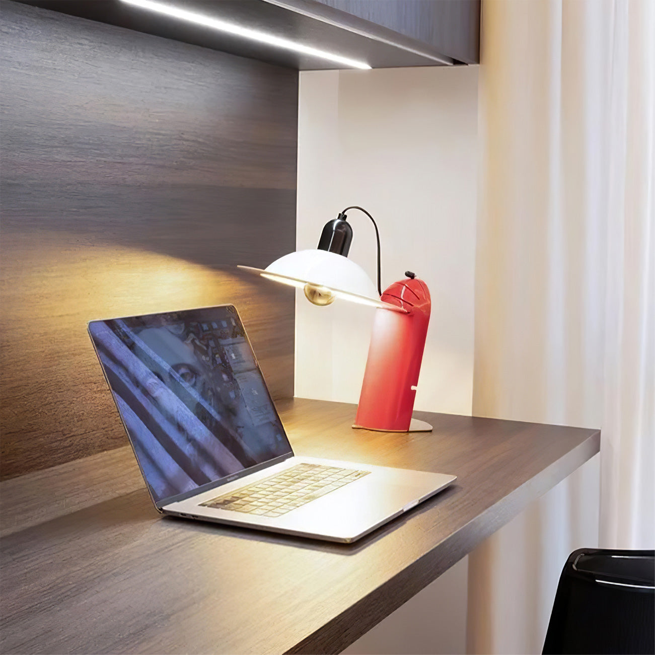 RAVENSHIRE GLOWING ORB TABLE LIGHT