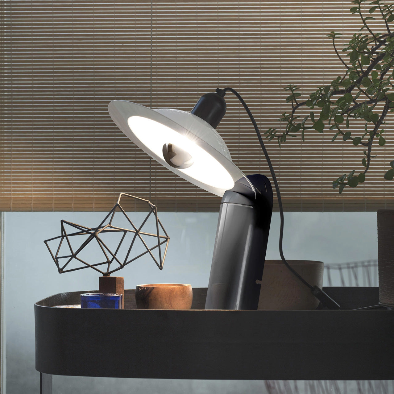 RAVENSHIRE GLOWING ORB TABLE LIGHT