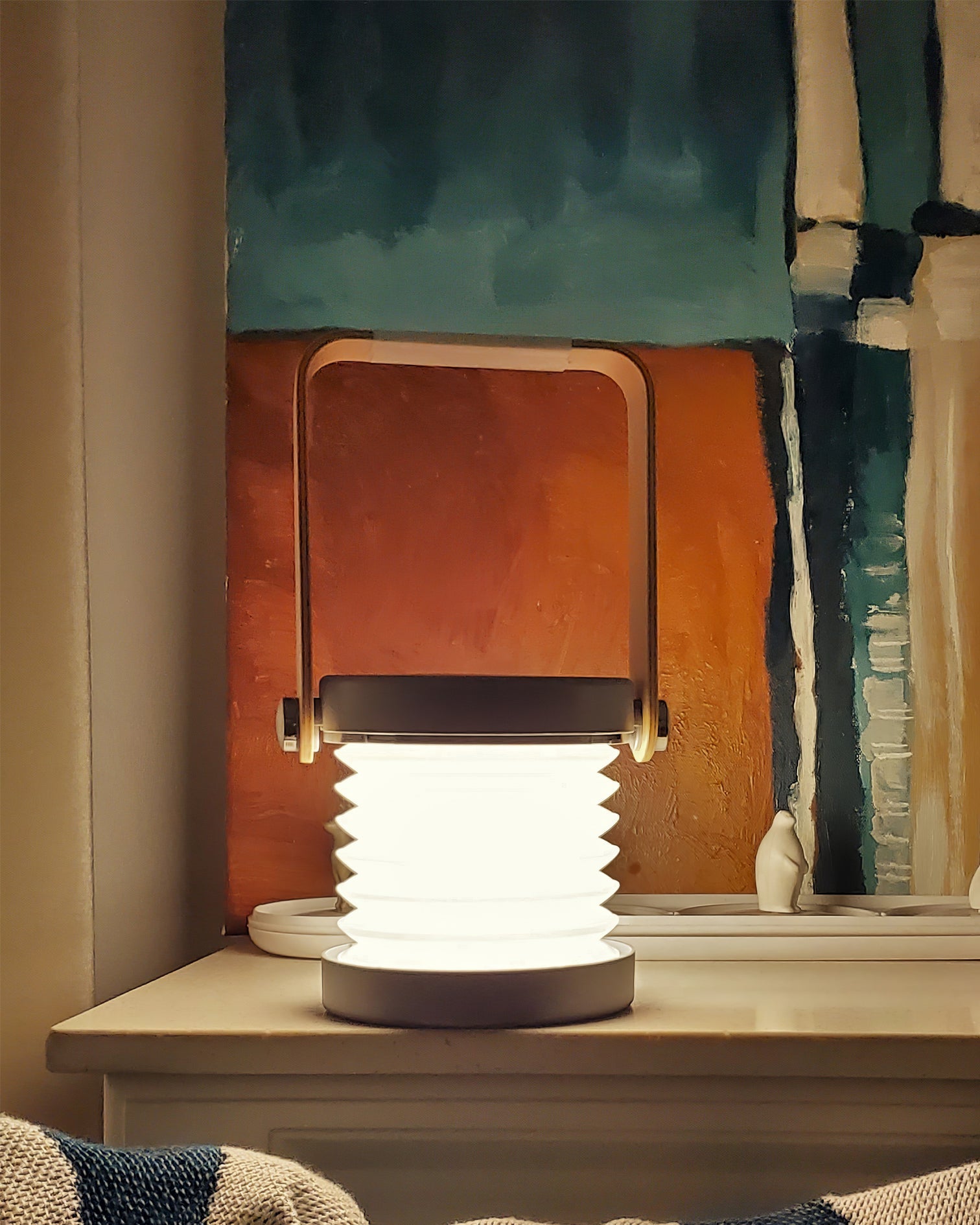 WINTHORPE TRAVELING GLOW TABLE LANTERN