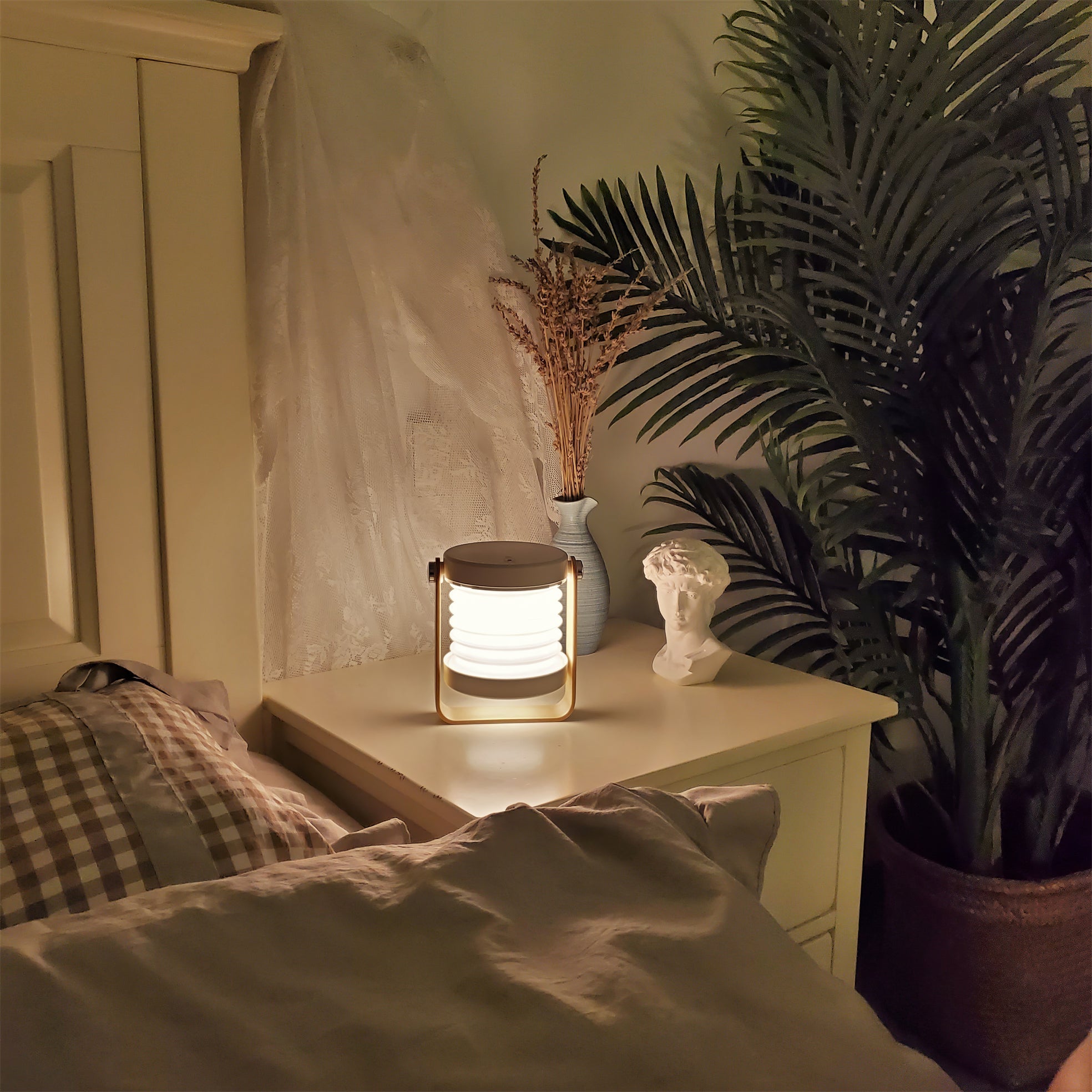 WINTHORPE TRAVELING GLOW TABLE LANTERN