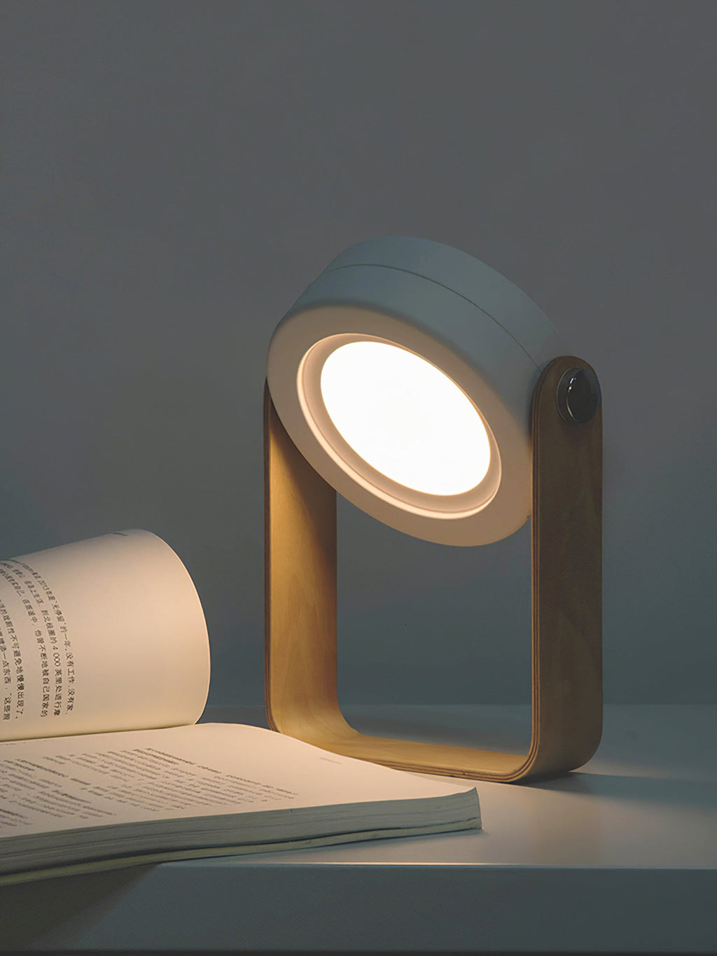 WINTHORPE TRAVELING GLOW TABLE LANTERN