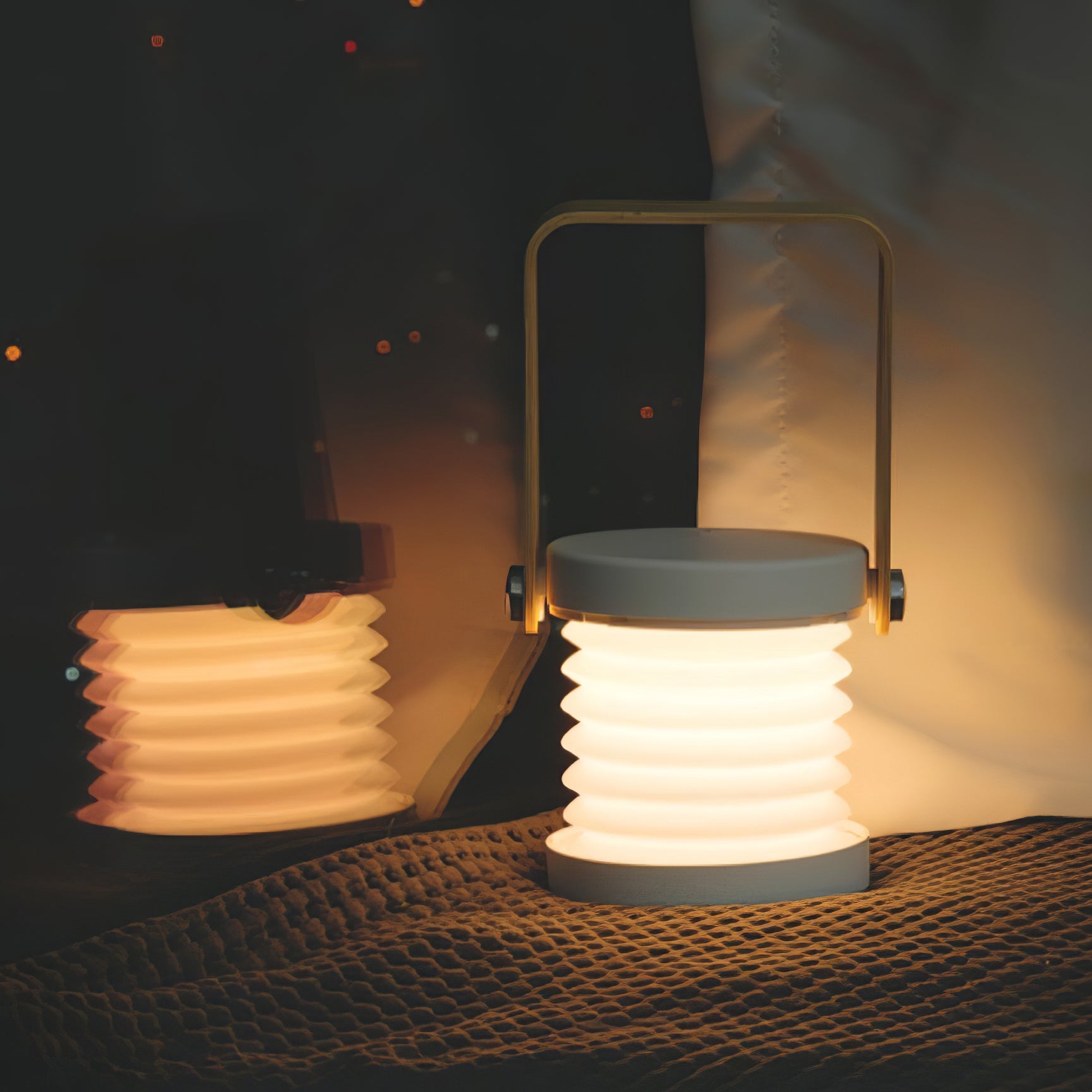 WINTHORPE TRAVELING GLOW TABLE LANTERN