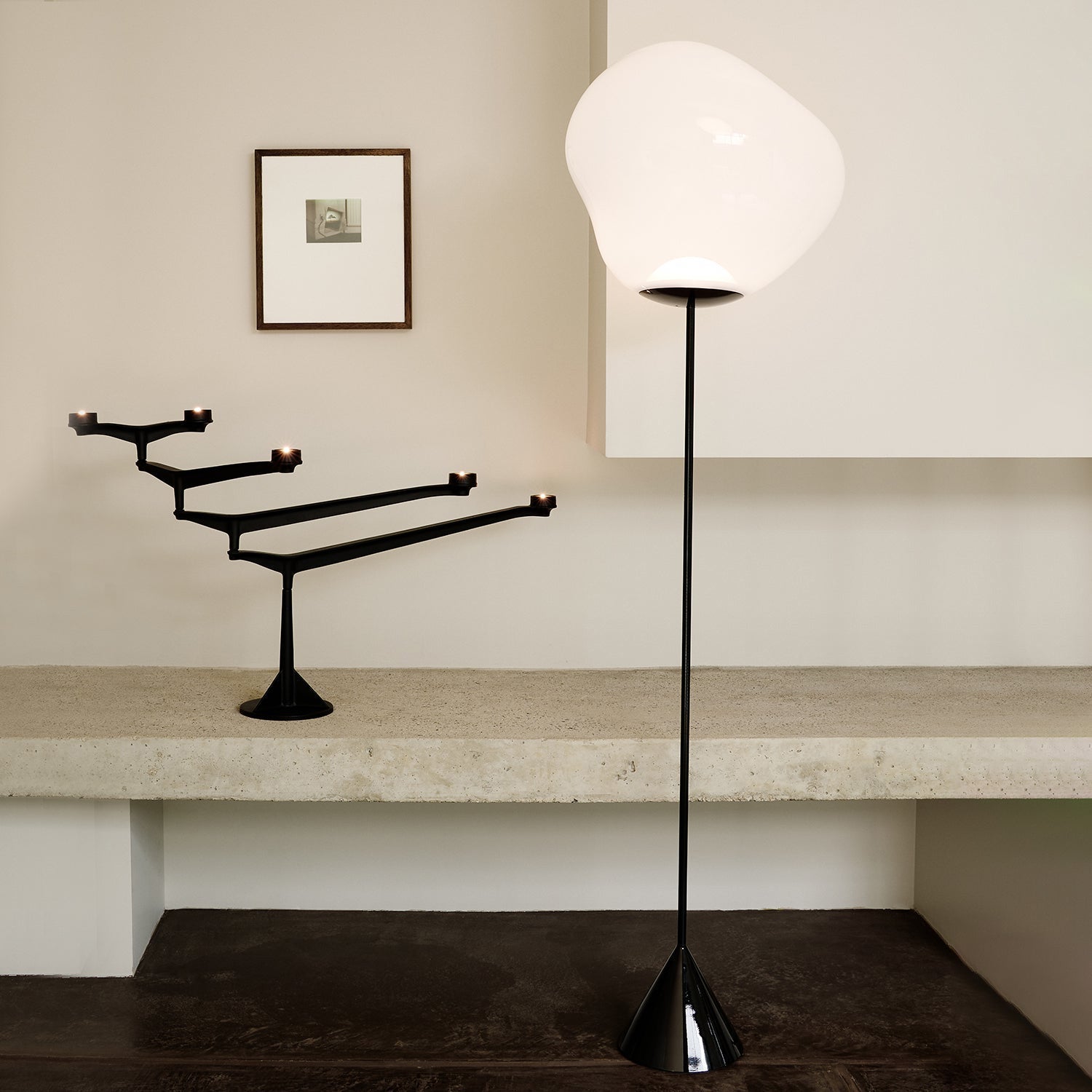 RAVENHURST GLOWING COLUMN FLOOR LANTERN