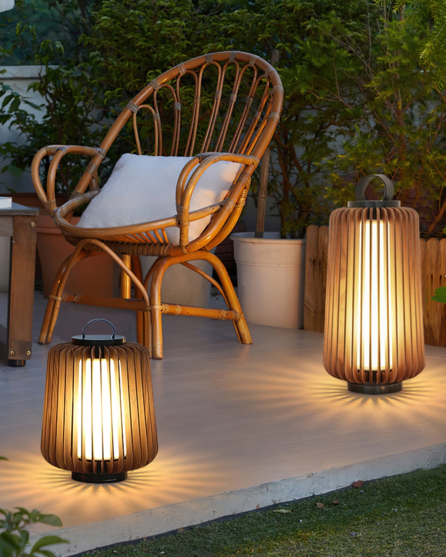RAVENWOOD ALFRESCO ILLUMINATION LANTERN