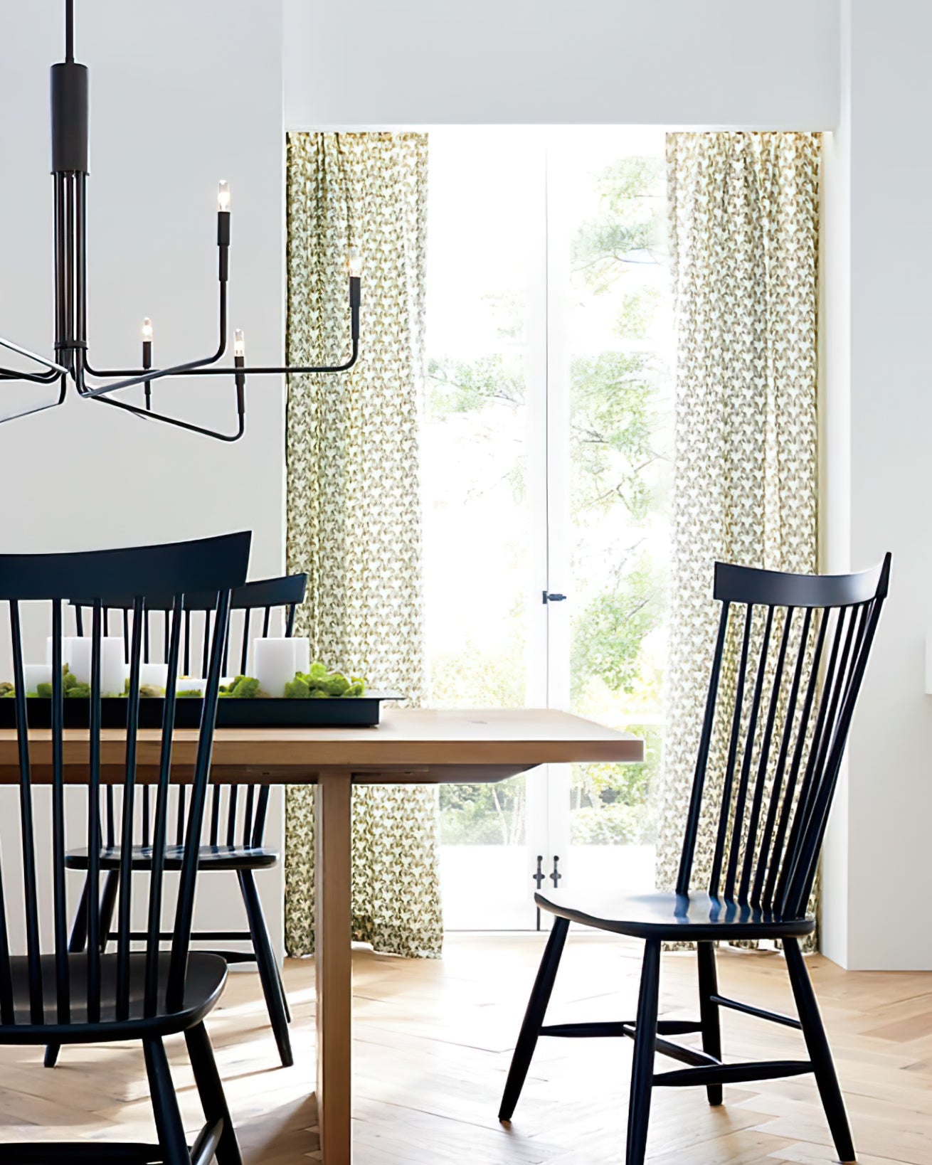RAVENSHIRE CRYSTAL LATTICE CHANDELIER