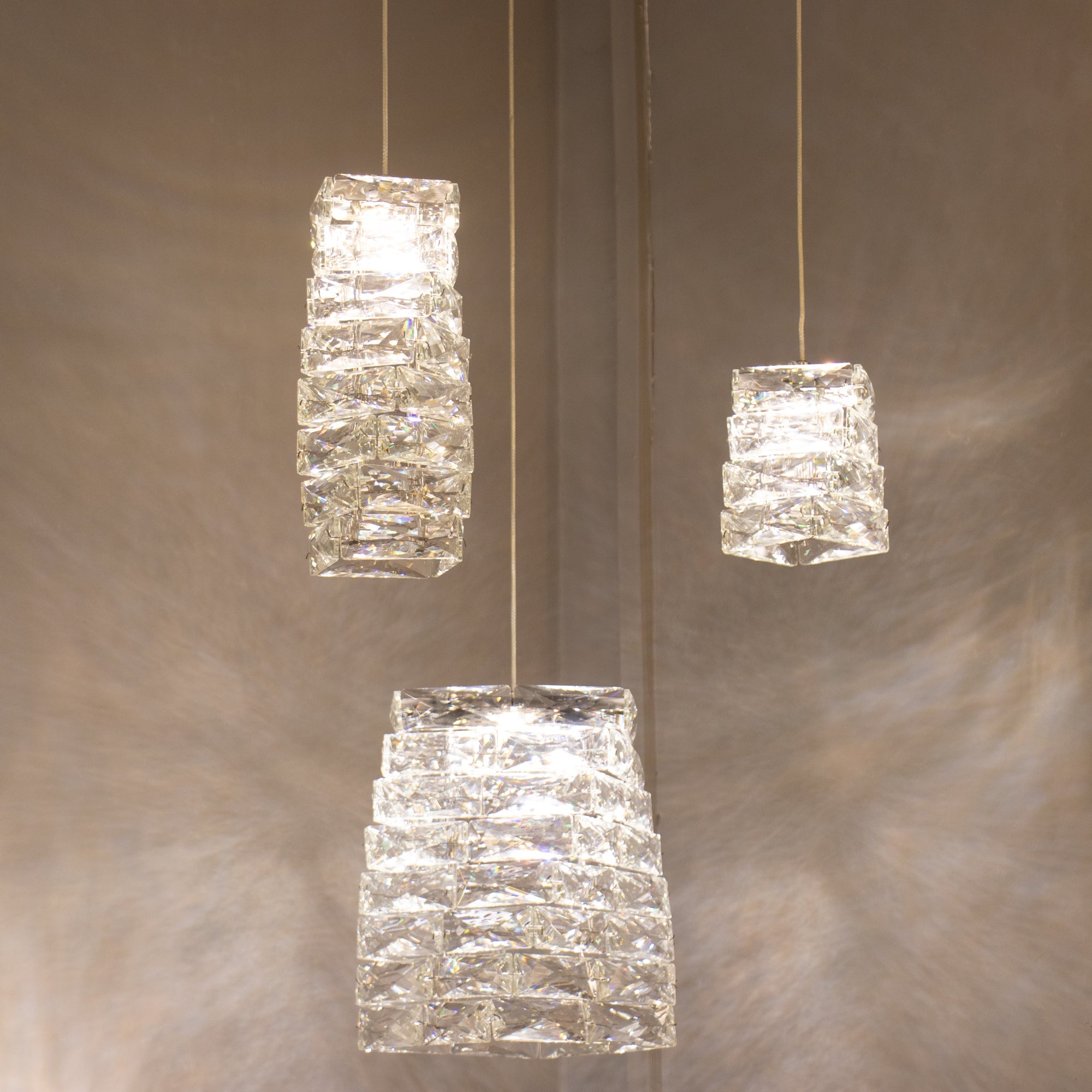 WINTHROP CRYSTAL DROPLET HANGING LIGHT