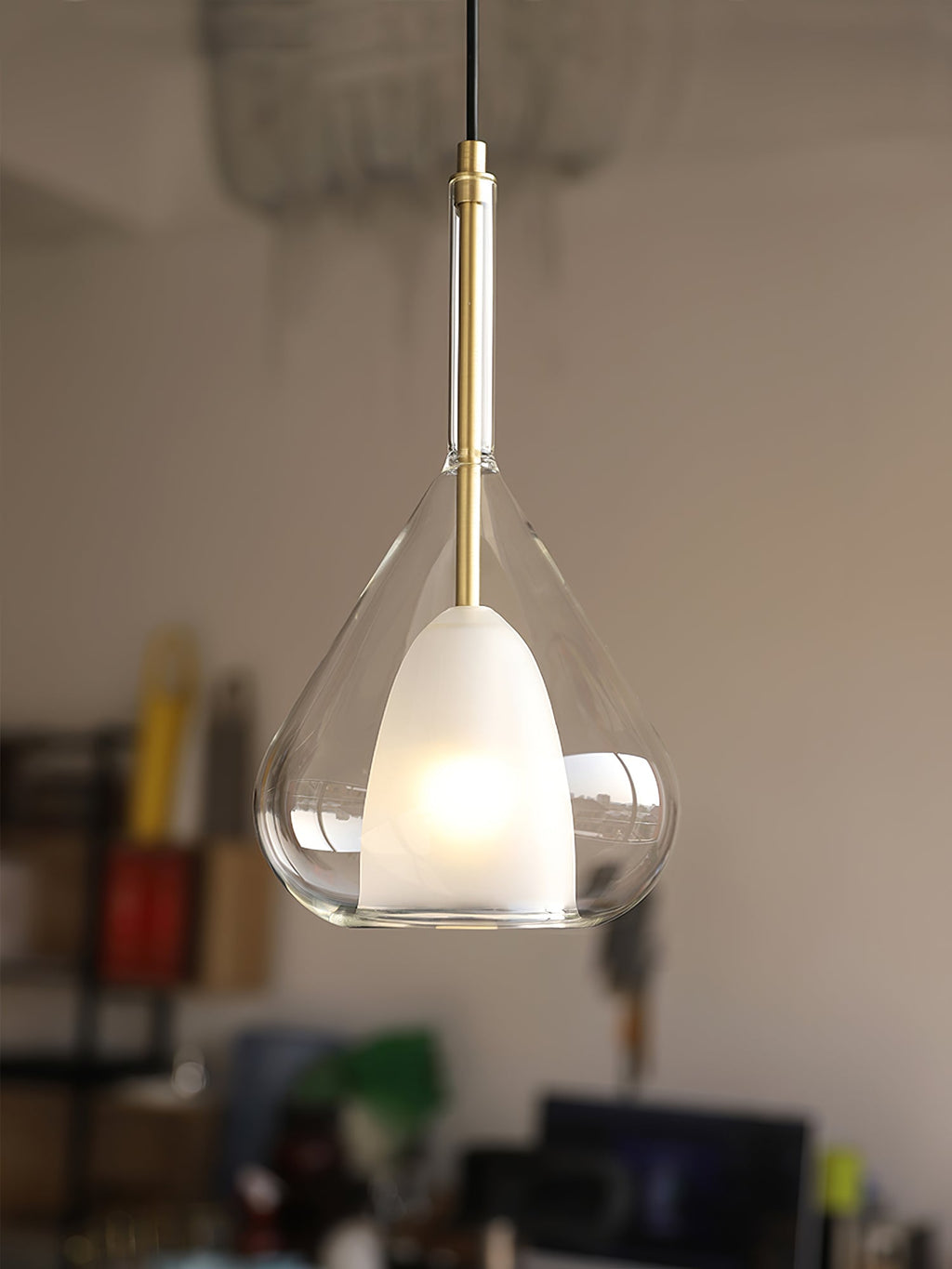 FENWICK BLOOMING GLASS PENDANT LIGHT