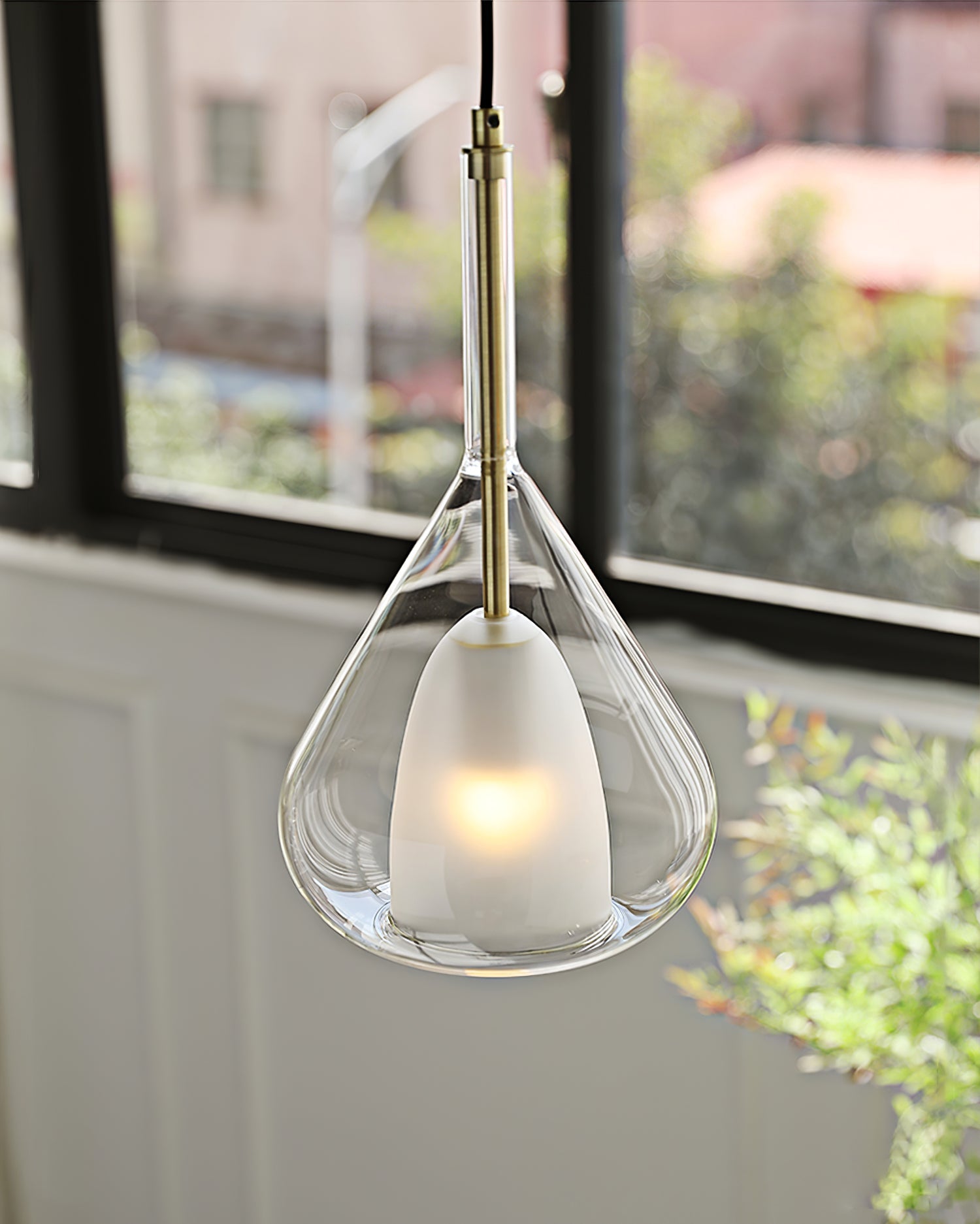 FENWICK BLOOMING GLASS PENDANT LIGHT