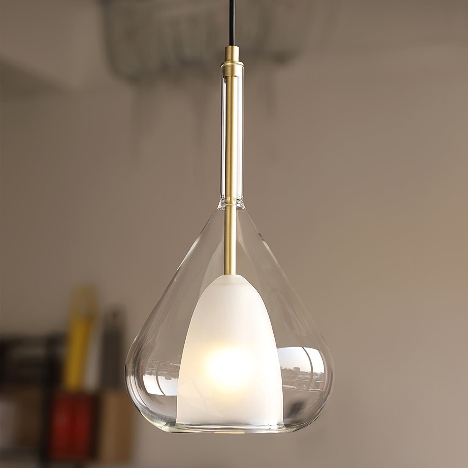 FENWICK BLOOMING GLASS PENDANT LIGHT