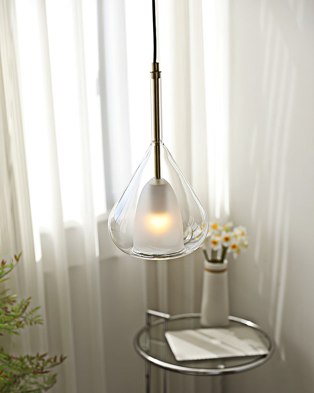 FENWICK BLOOMING GLASS PENDANT LIGHT