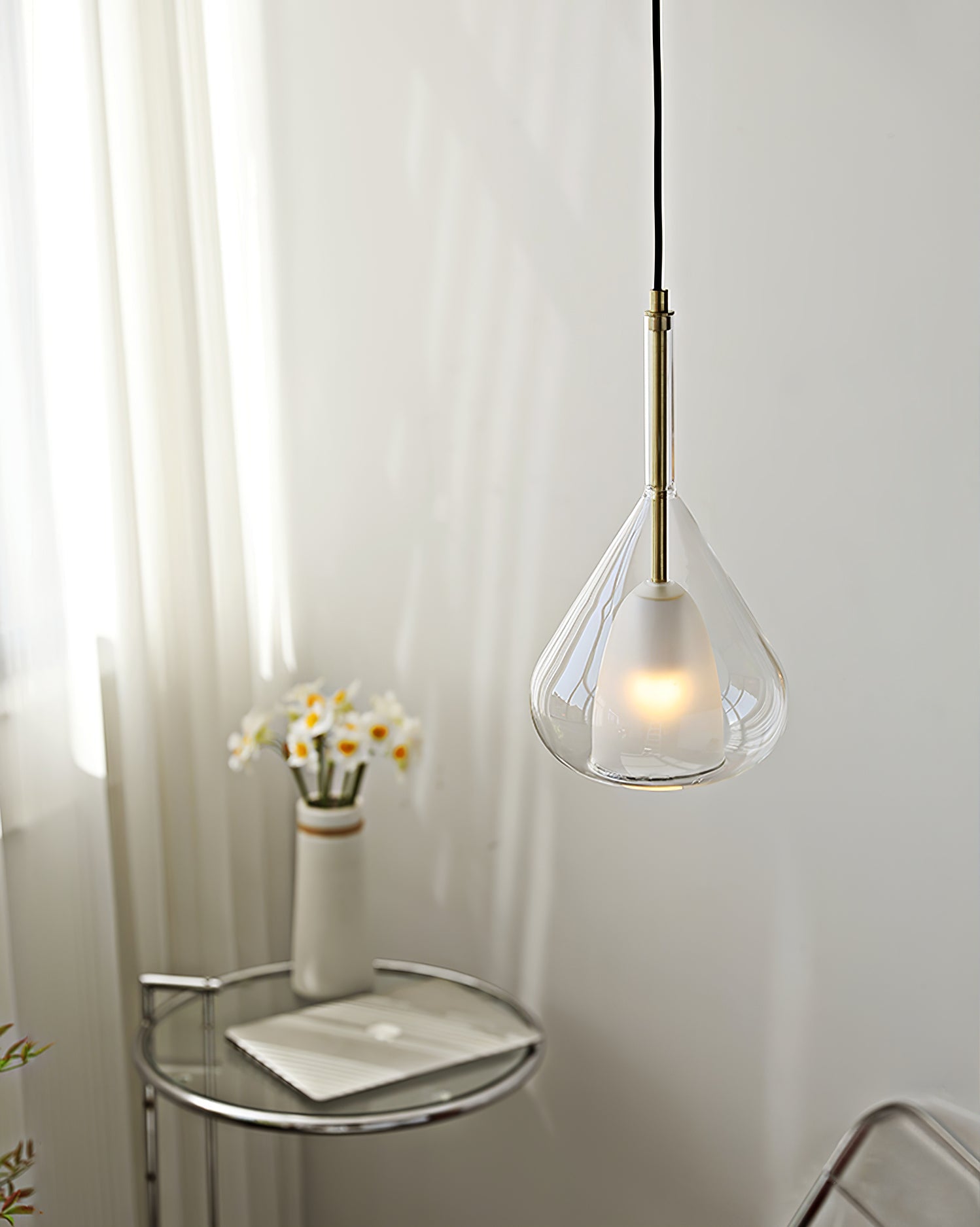 FENWICK BLOOMING GLASS PENDANT LIGHT