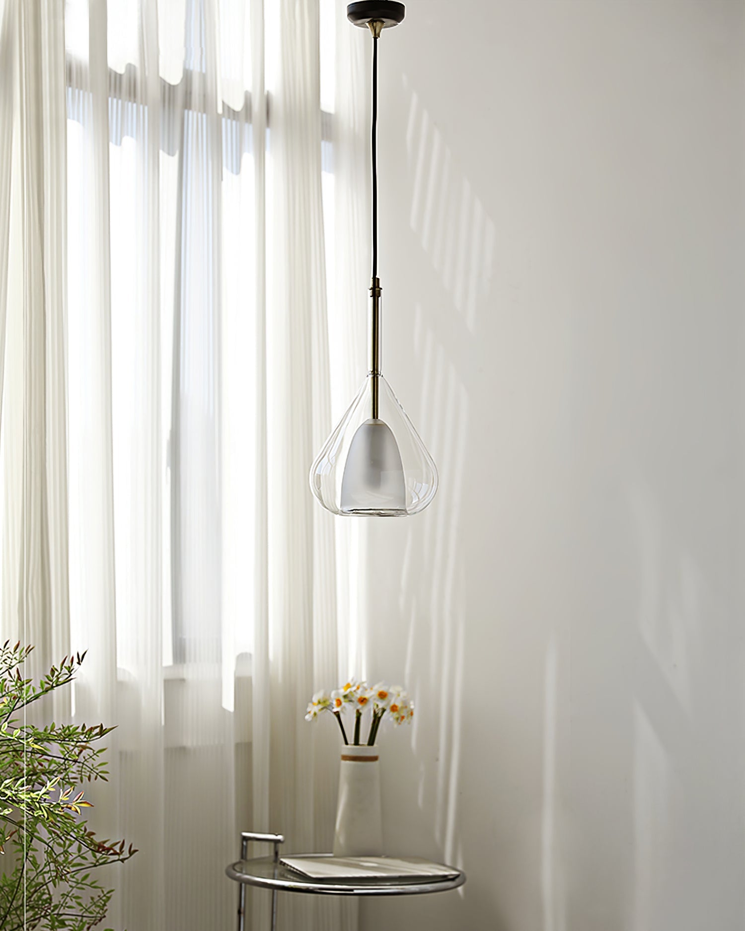 FENWICK BLOOMING GLASS PENDANT LIGHT