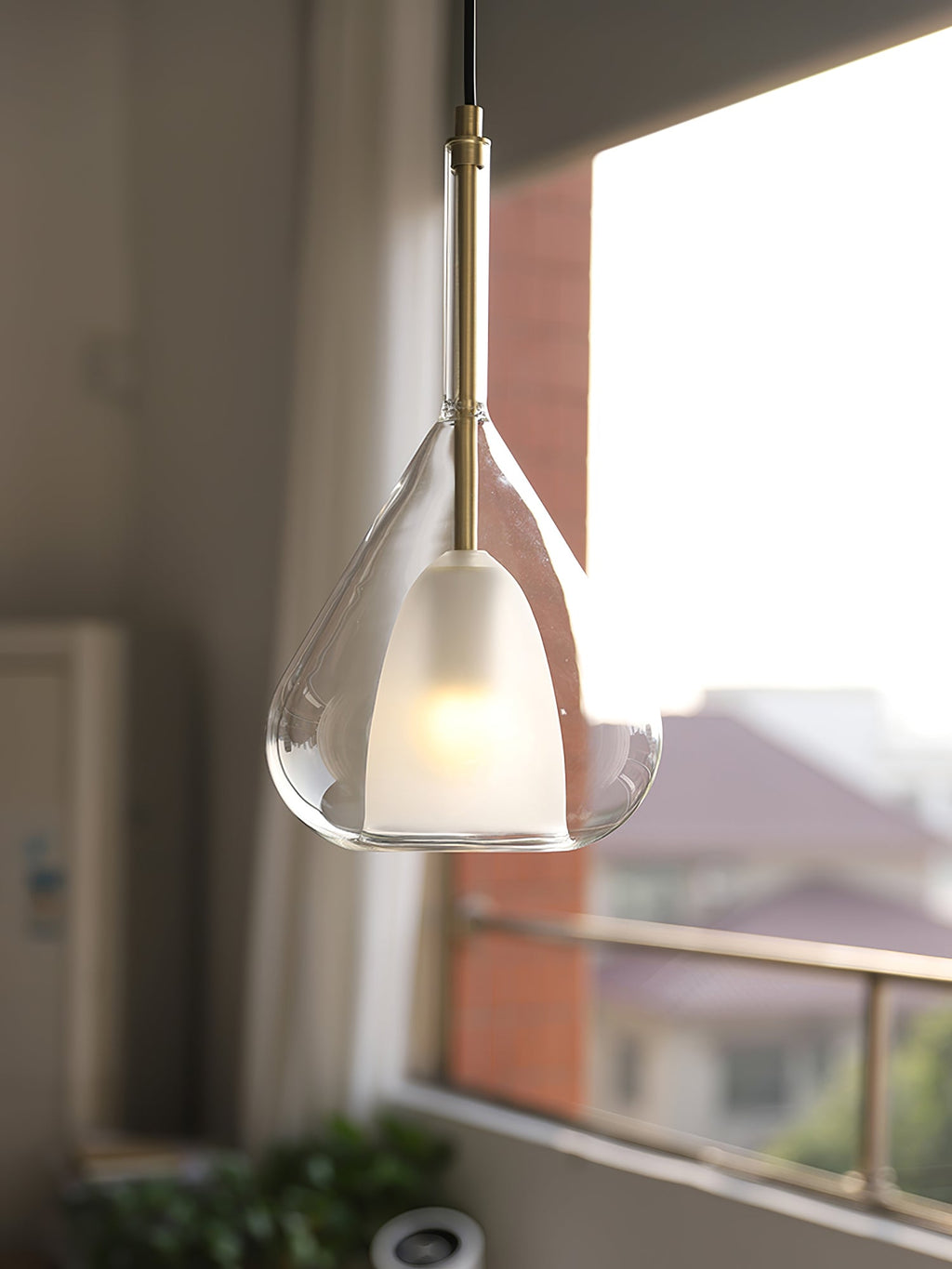 FENWICK BLOOMING GLASS PENDANT LIGHT