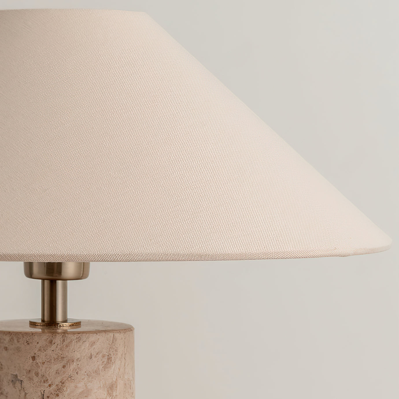 VANDERBILT CERAMIC ILLUMINATED COLUMN LAMP