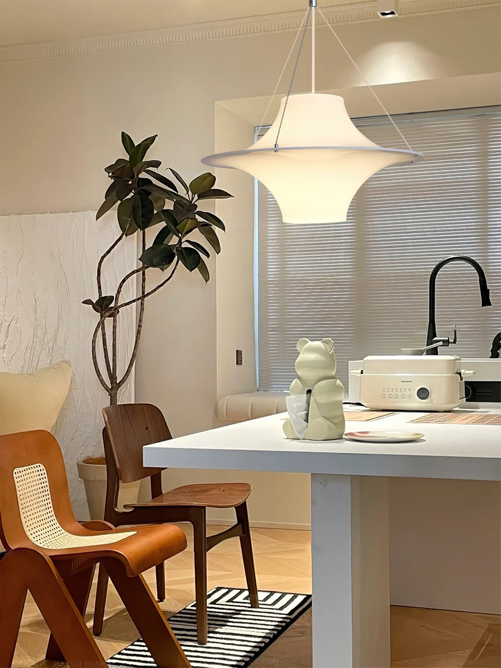 FENWICK BELL-SHAPED HANGING LIGHT
