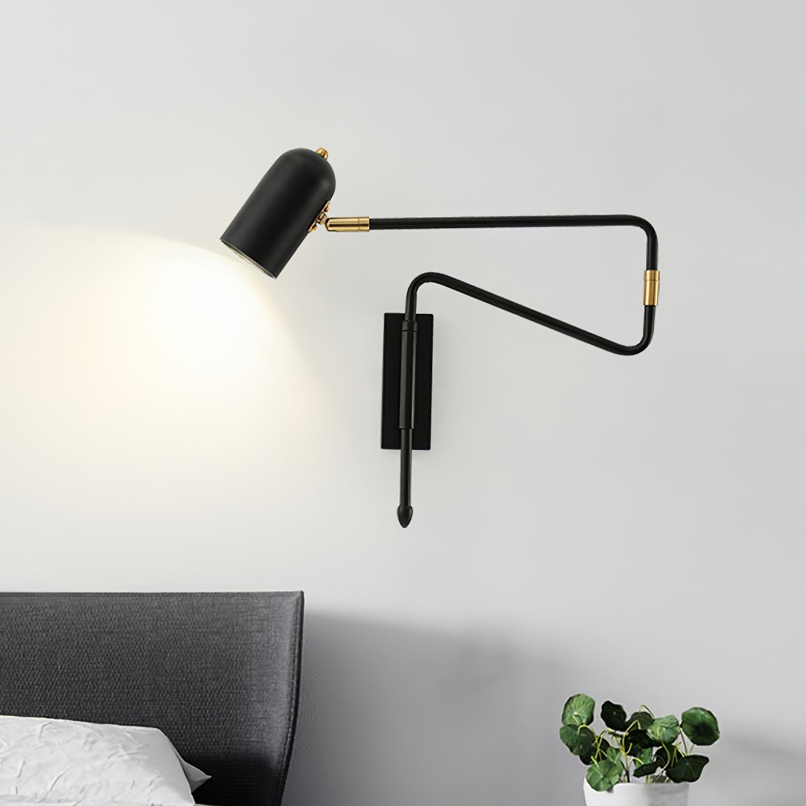WINDSOR EXTENSIBLE ARM WALL LANTERN
