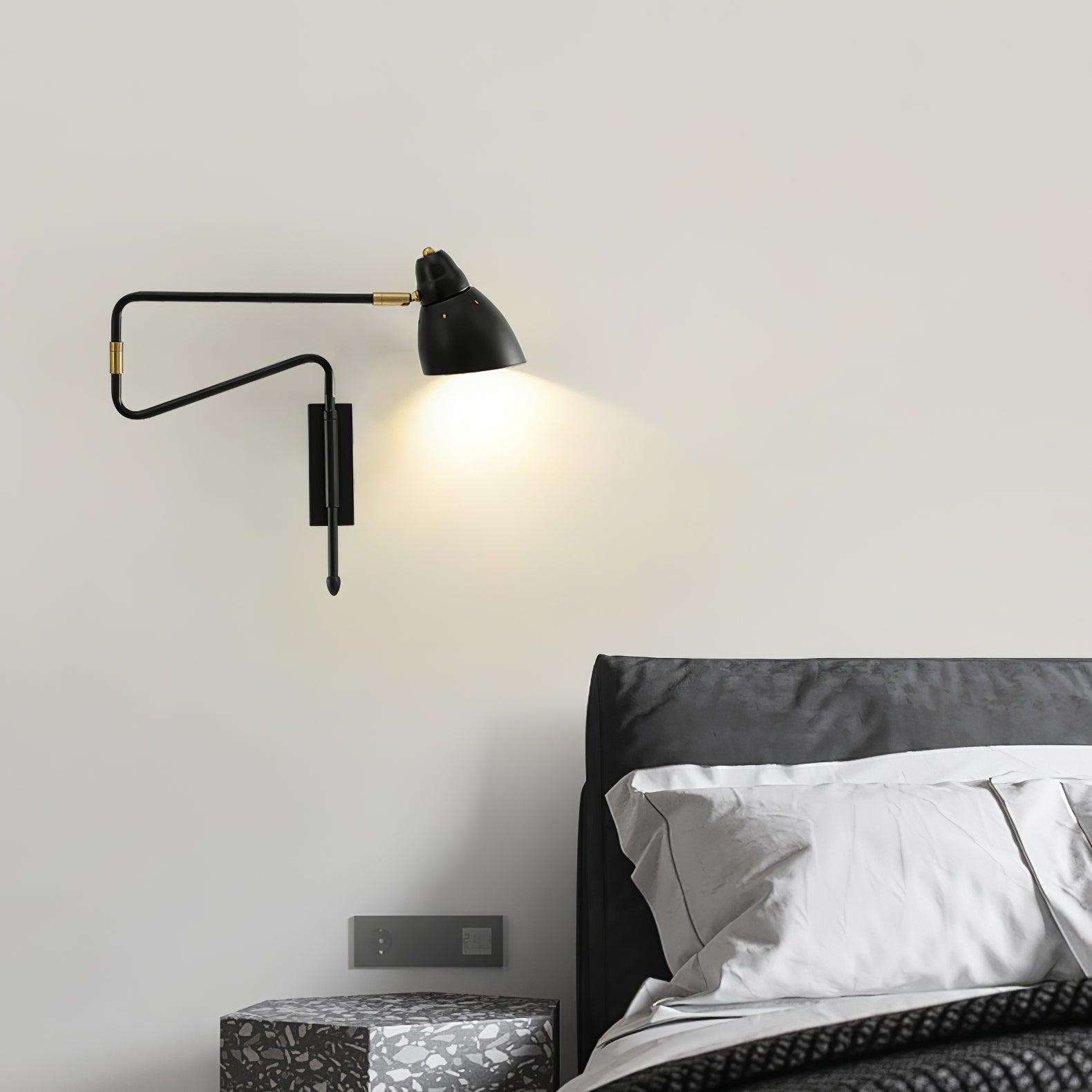 WINDSOR EXTENSIBLE ARM WALL LANTERN